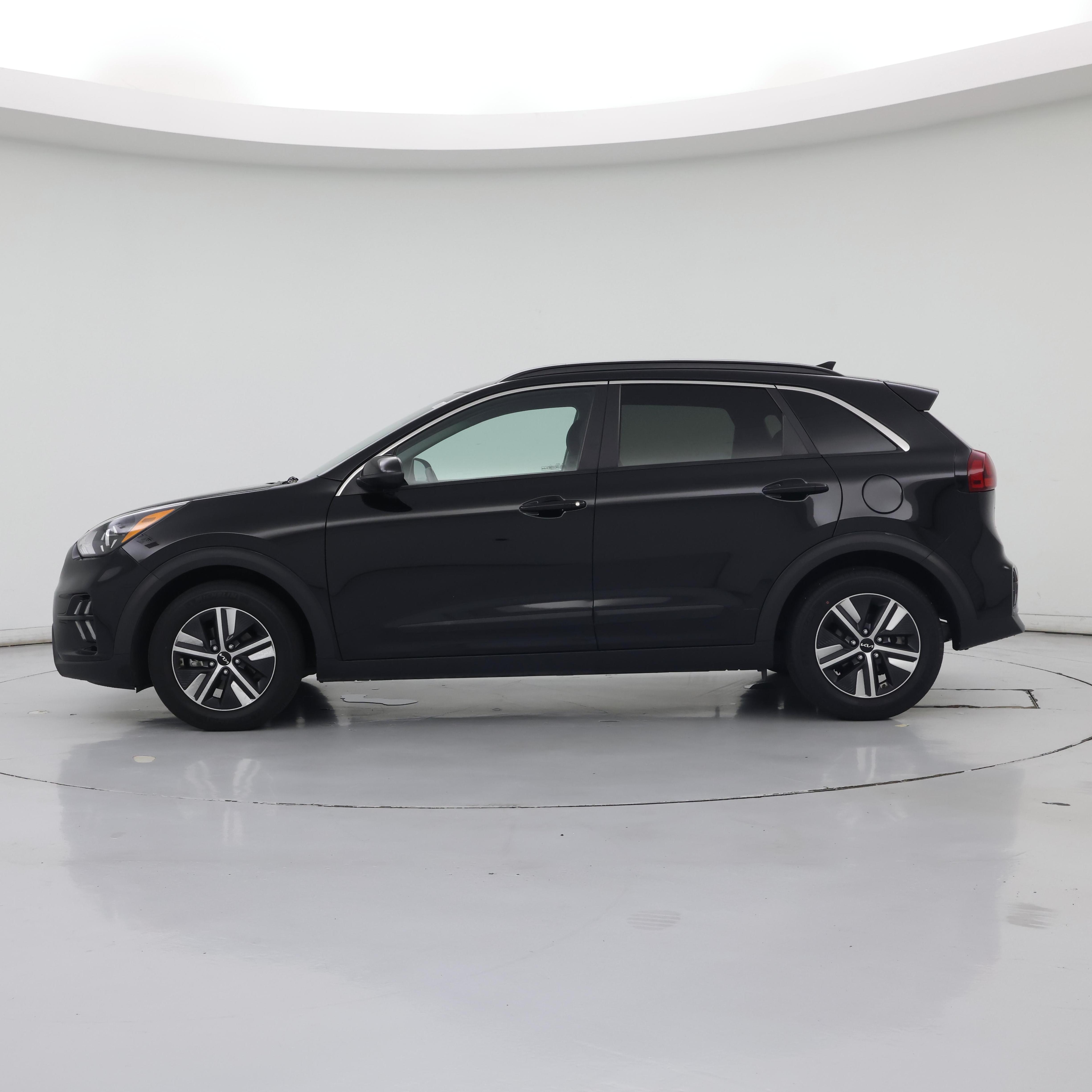 Thumbnail: 2022 Kia Niro - 3