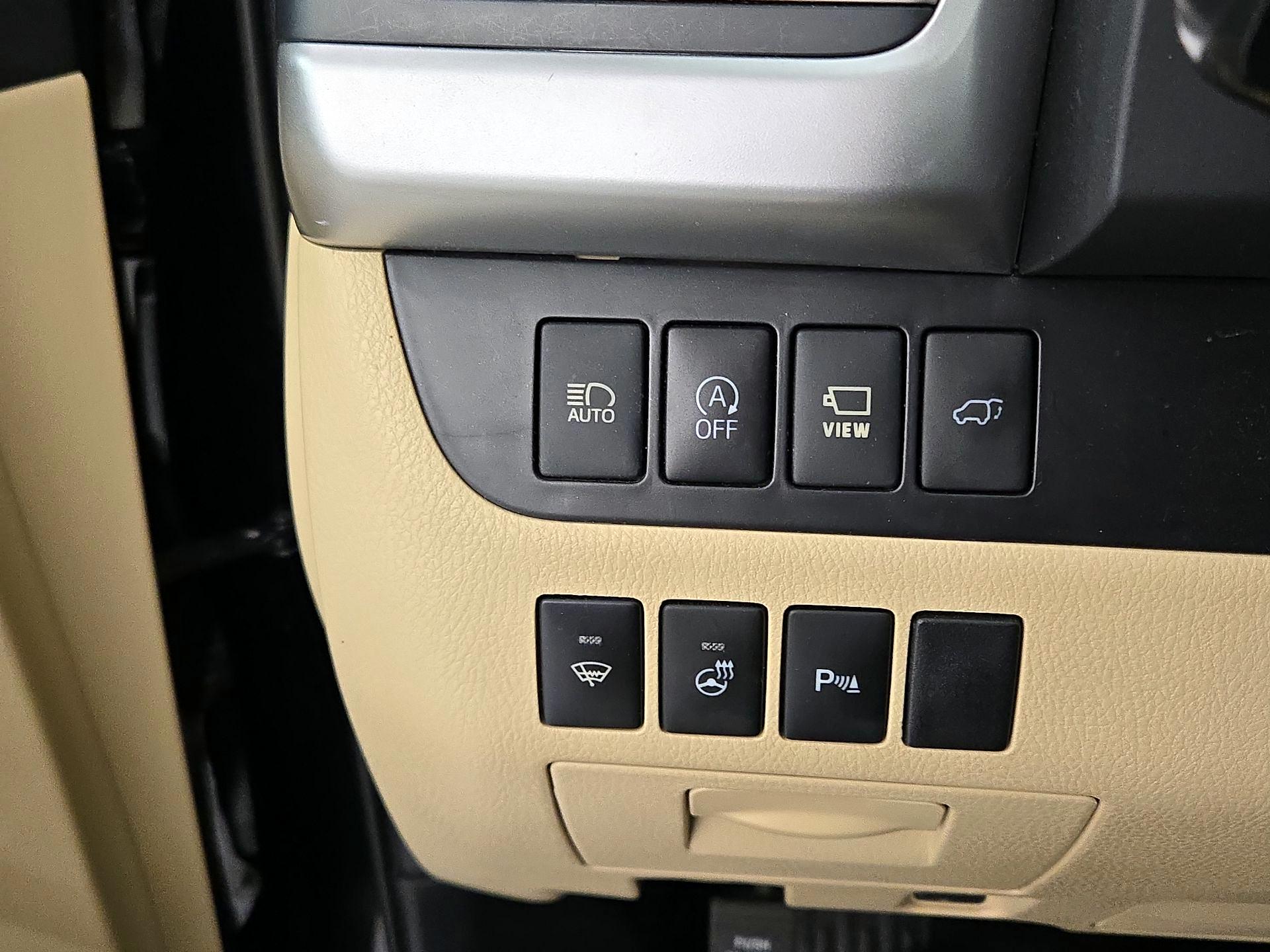Thumbnail: 2019 Toyota Highlander - 13