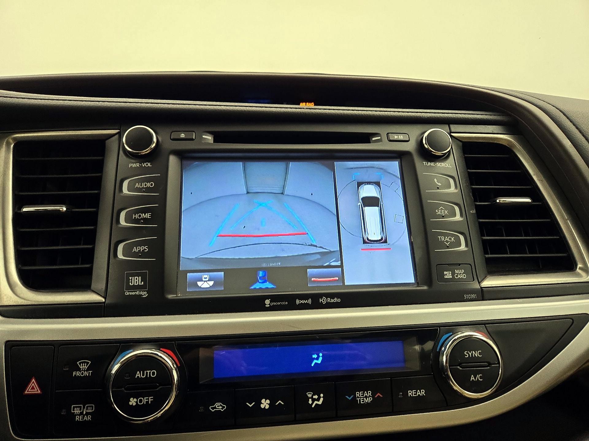 Thumbnail: 2019 Toyota Highlander - 14