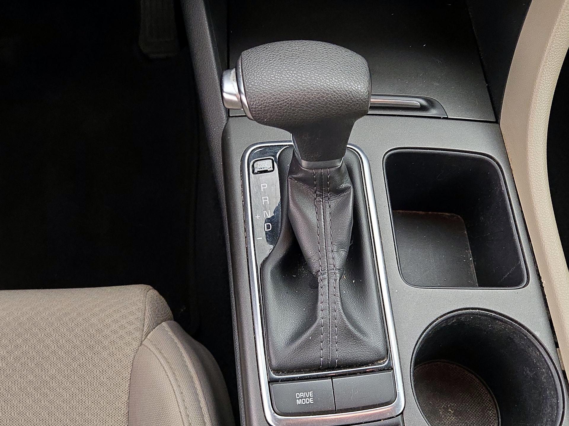 Thumbnail: 2016 Kia Optima - 17