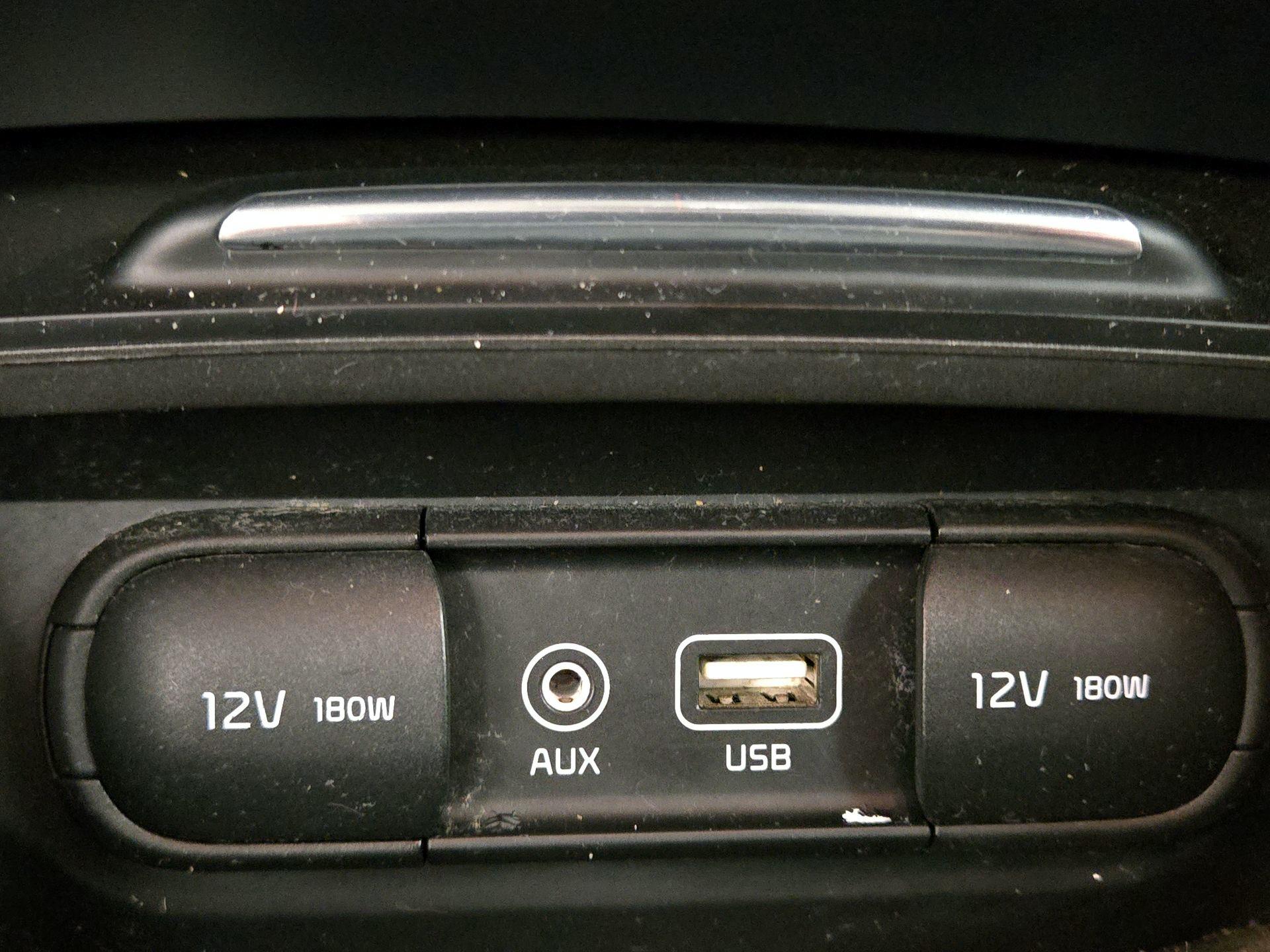 Thumbnail: 2016 Kia Optima - 18