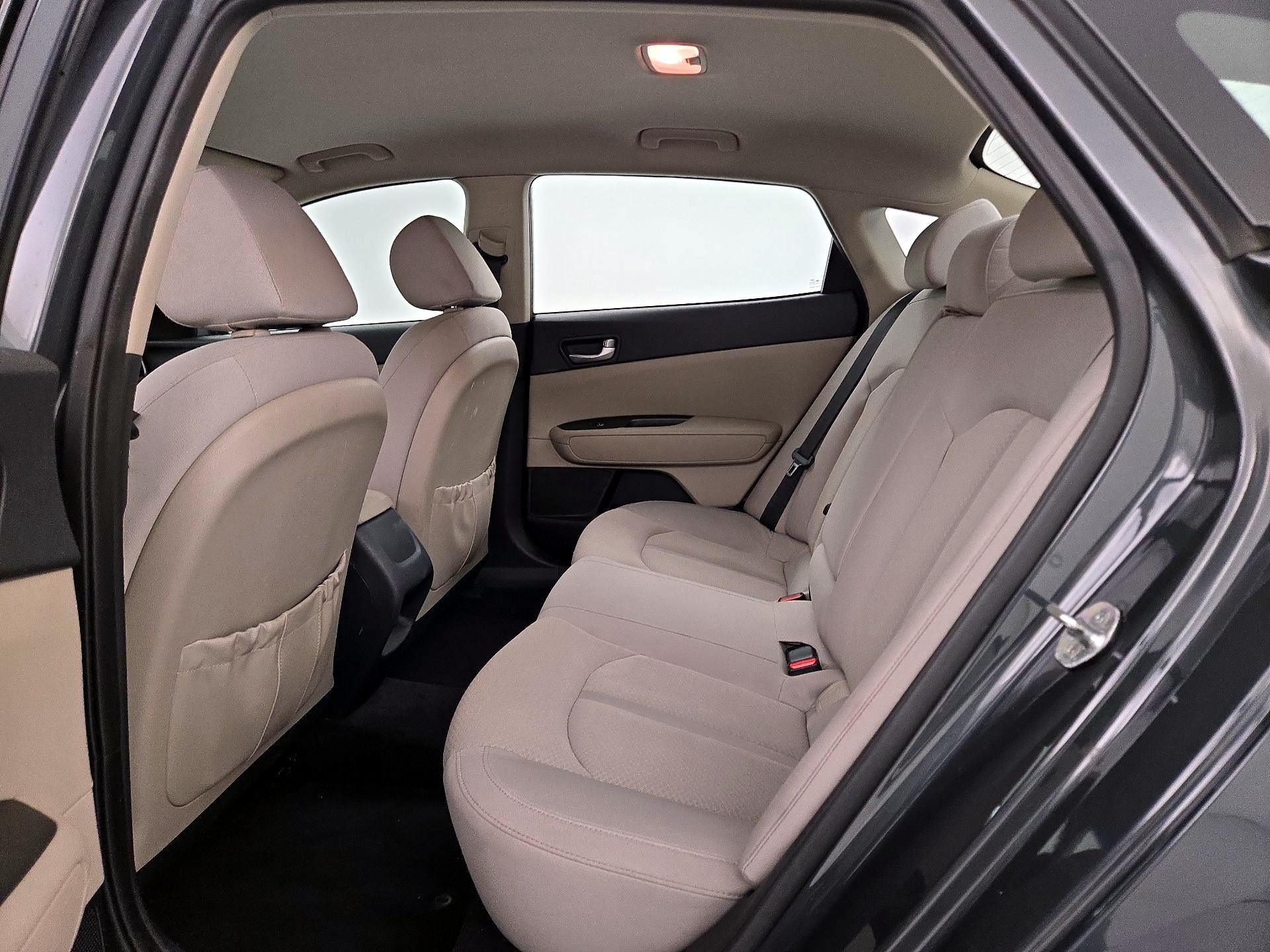 Thumbnail: 2016 Kia Optima - 19