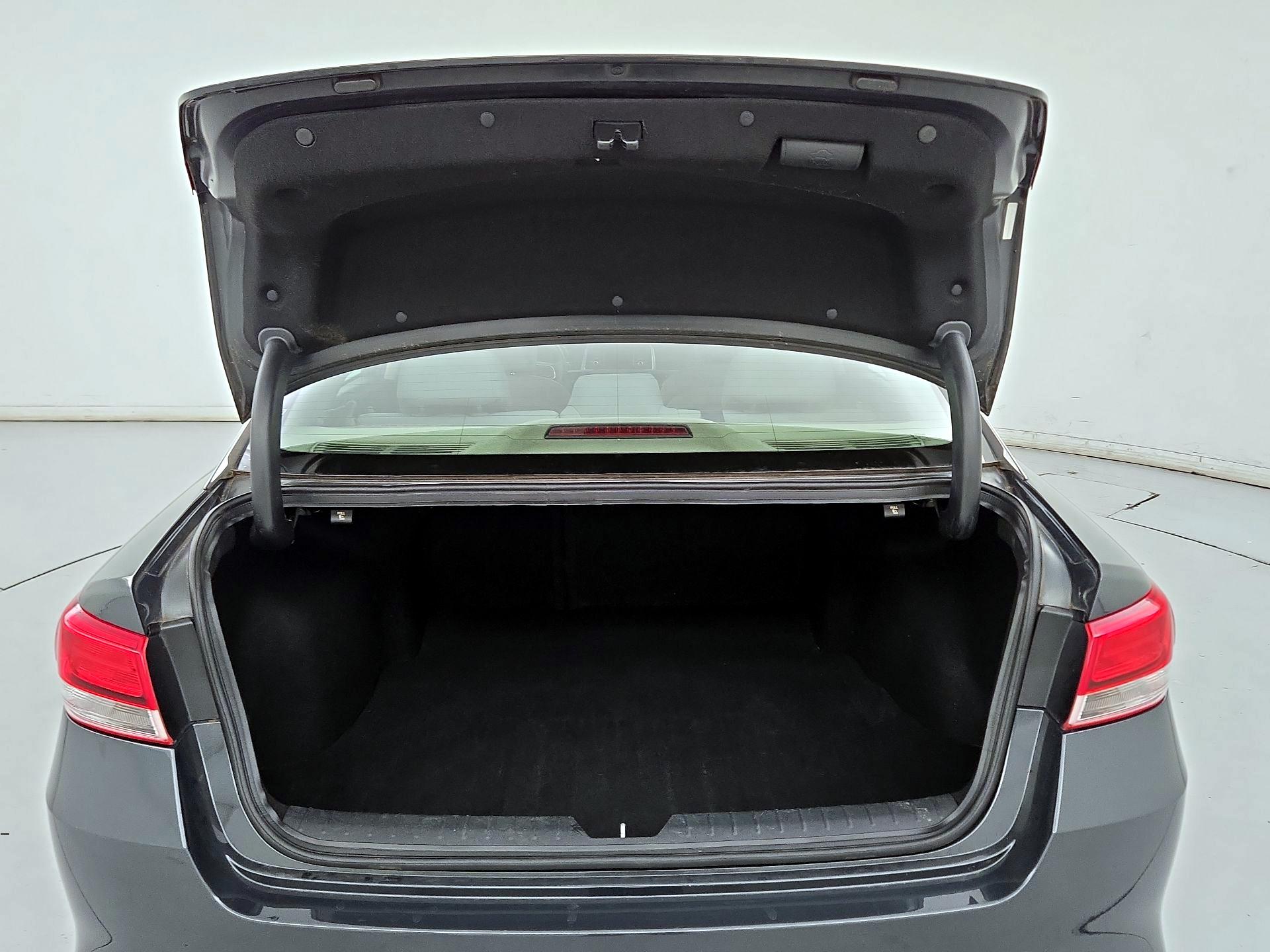 Thumbnail: 2016 Kia Optima - 20