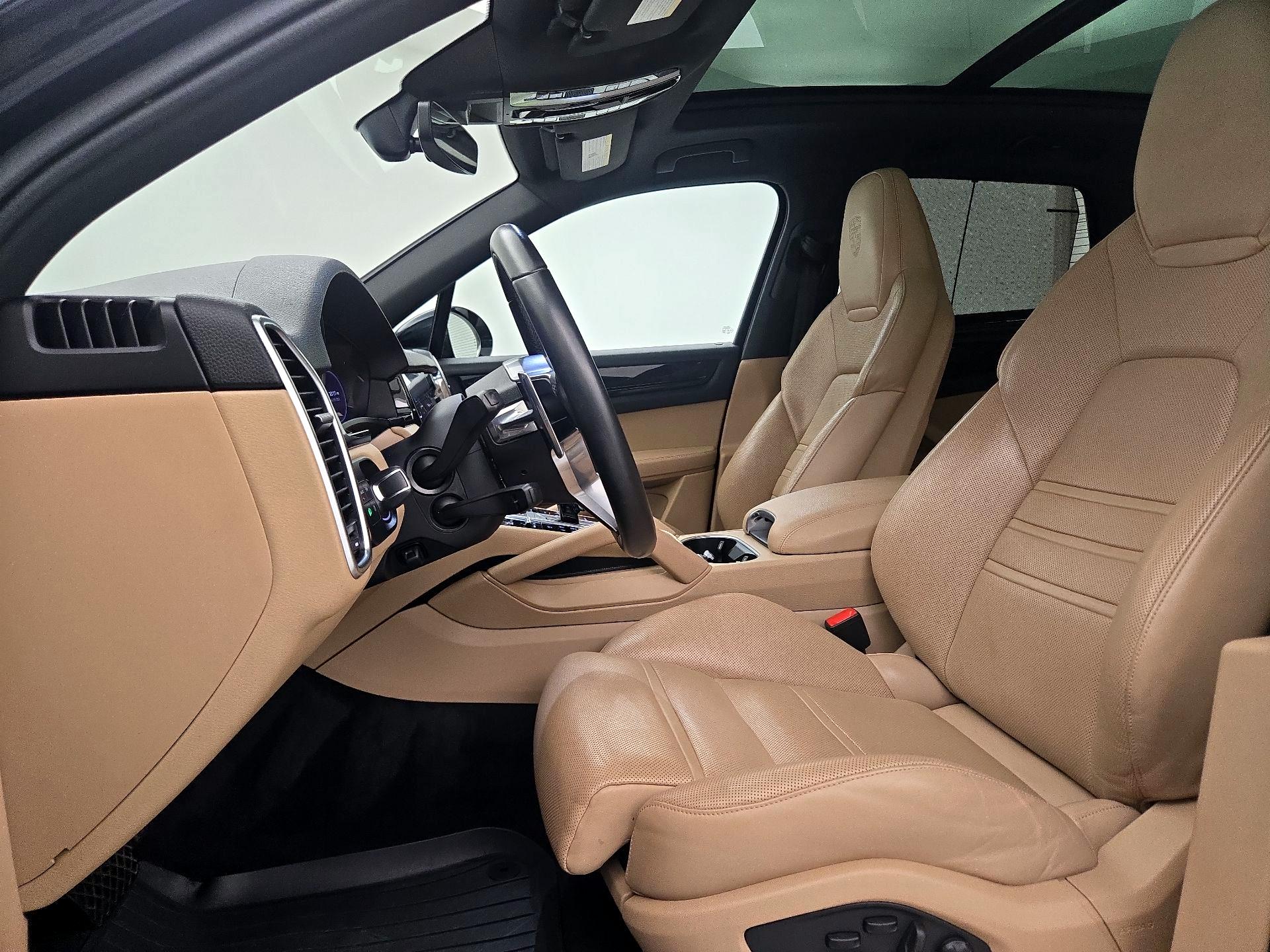 Thumbnail: 2023 Porsche Cayenne - 11