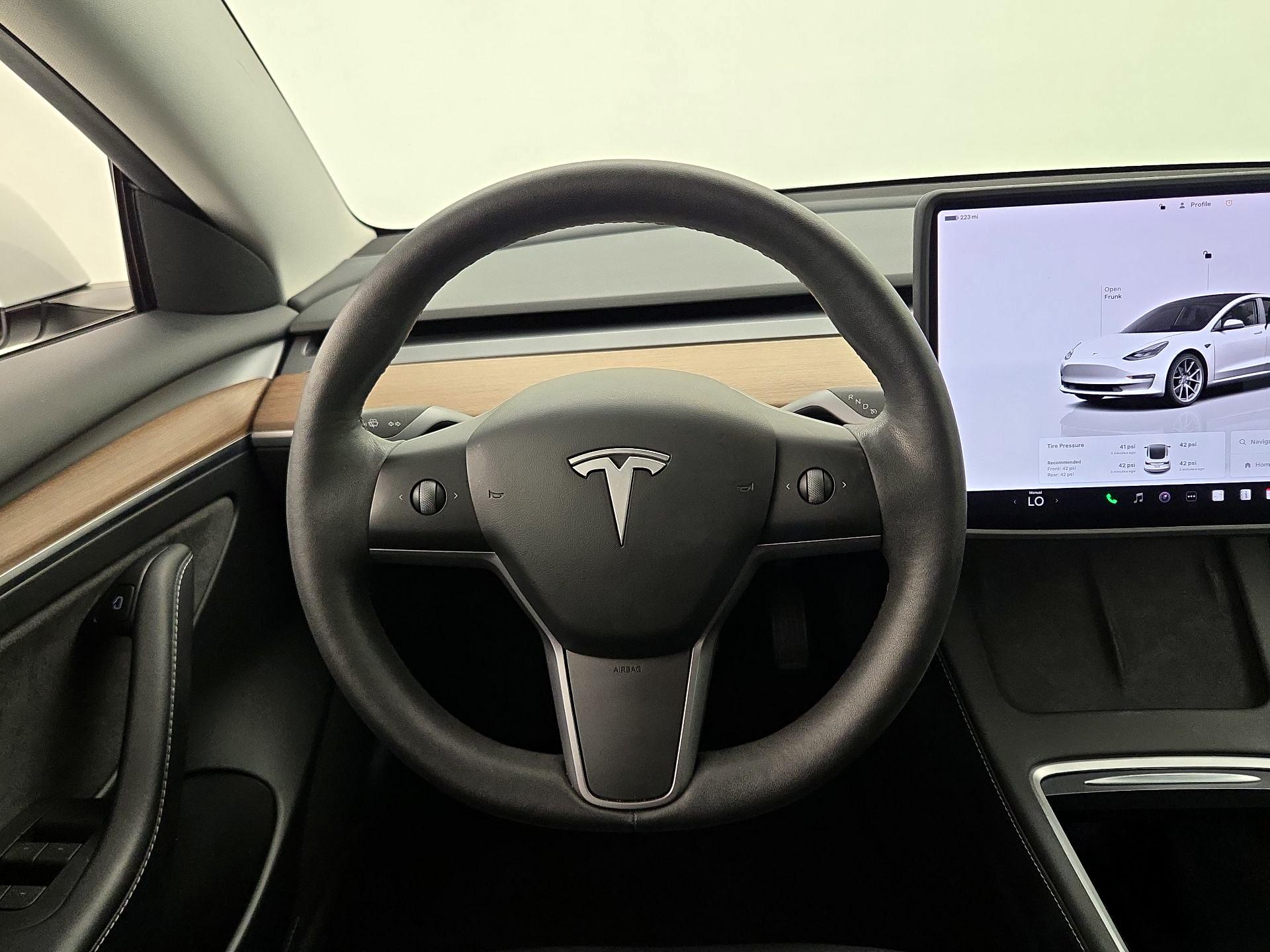 Thumbnail: 2023 Tesla Model 3 - 10