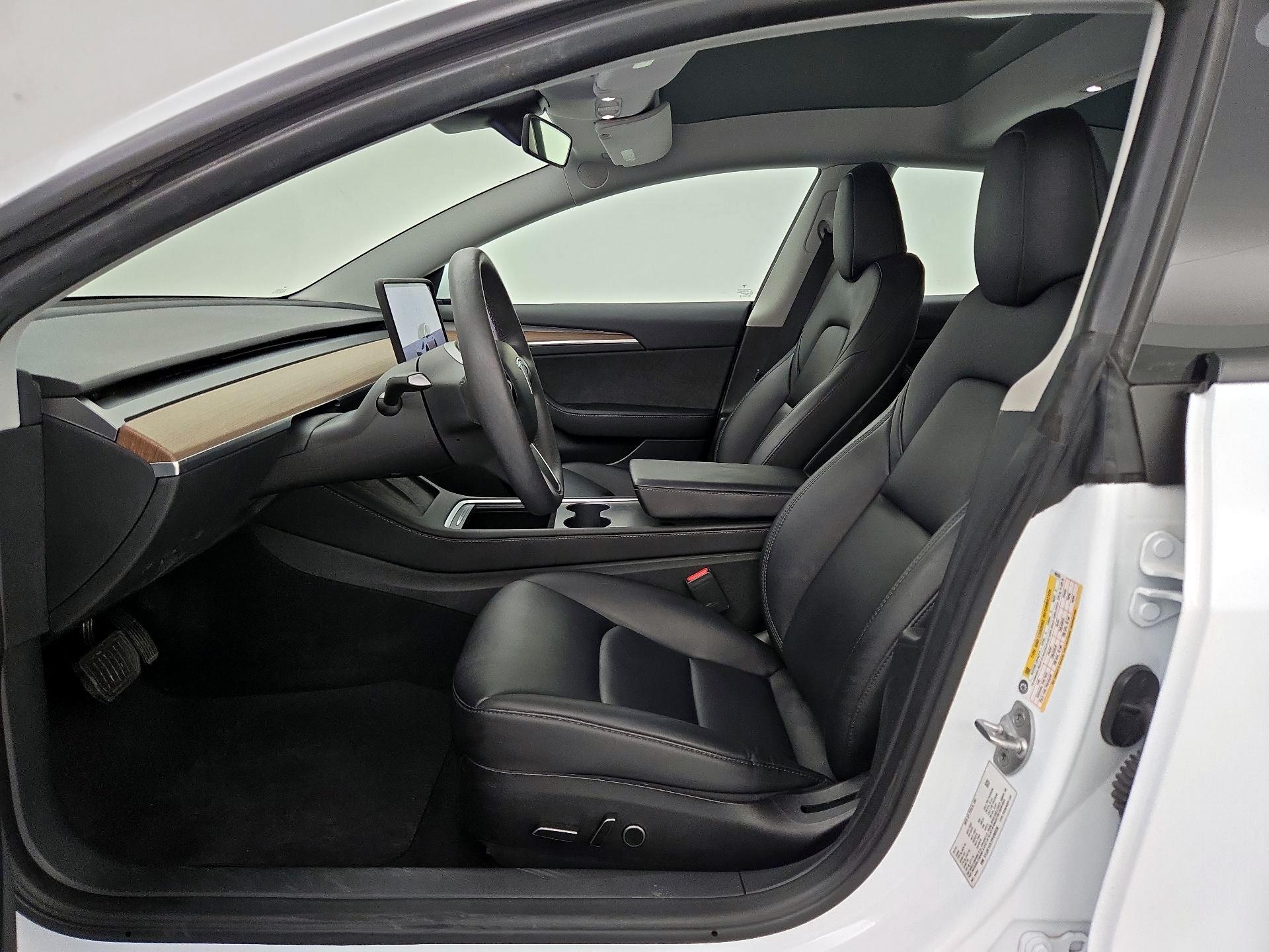 Thumbnail: 2023 Tesla Model 3 - 11
