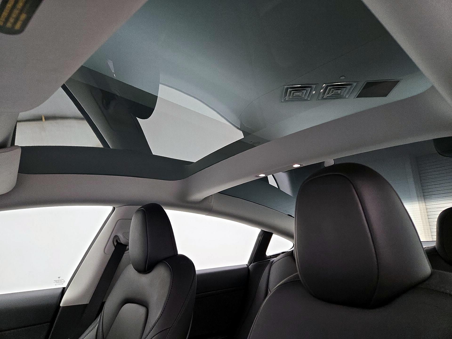 Thumbnail: 2023 Tesla Model 3 - 19