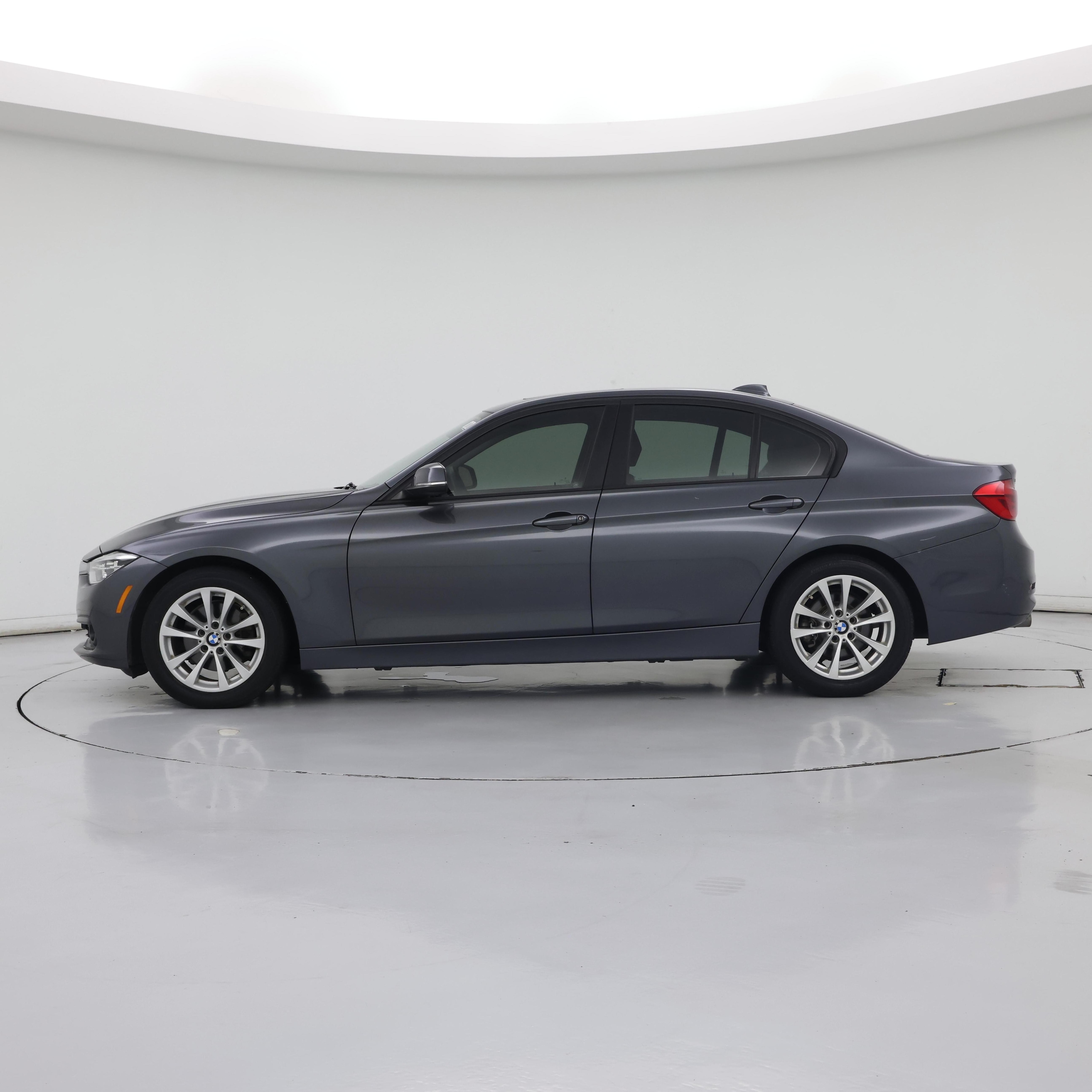 Thumbnail: 2018 BMW 3 Series - 3