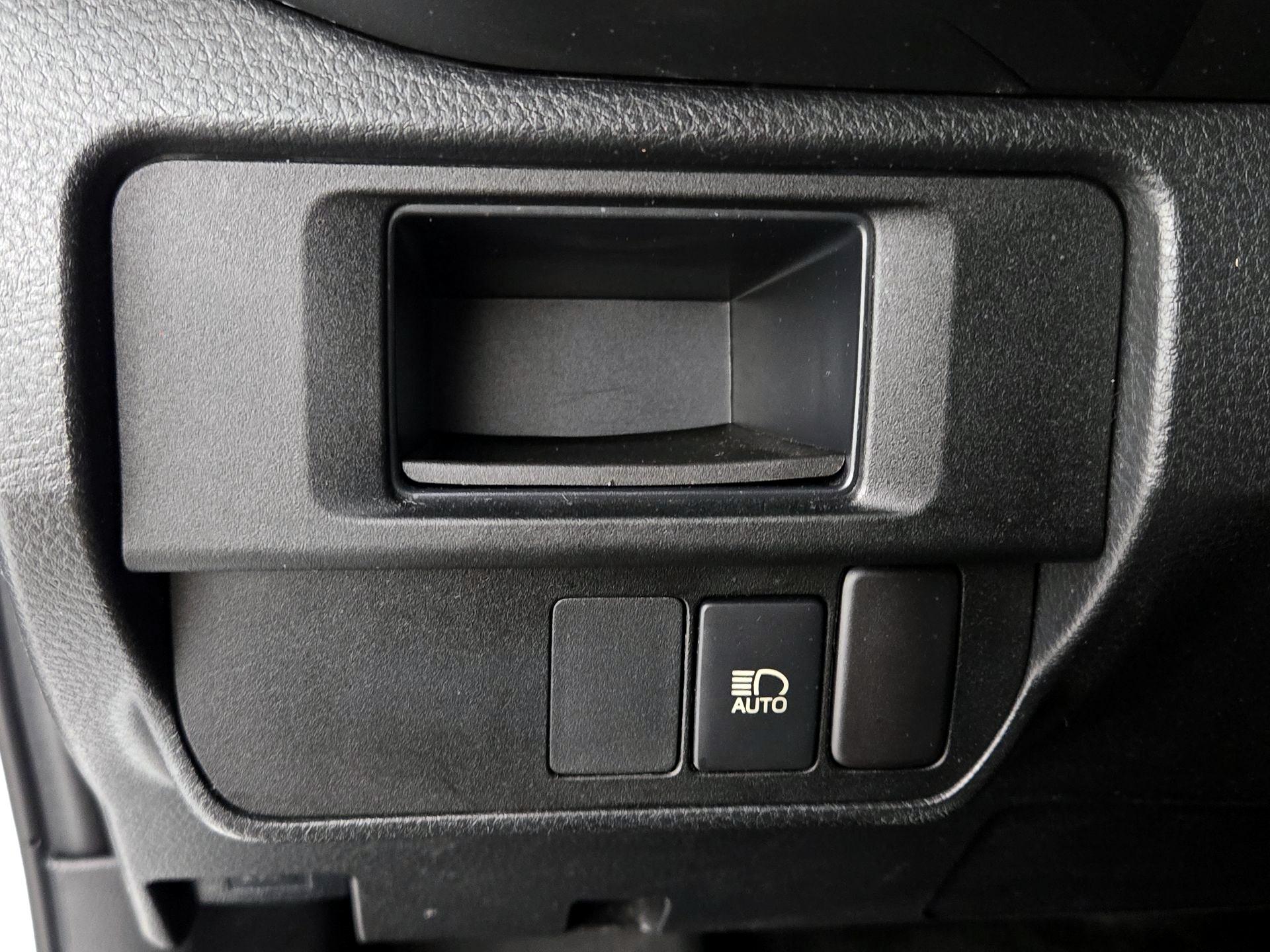 Thumbnail: 2018 Toyota Tacoma - 13