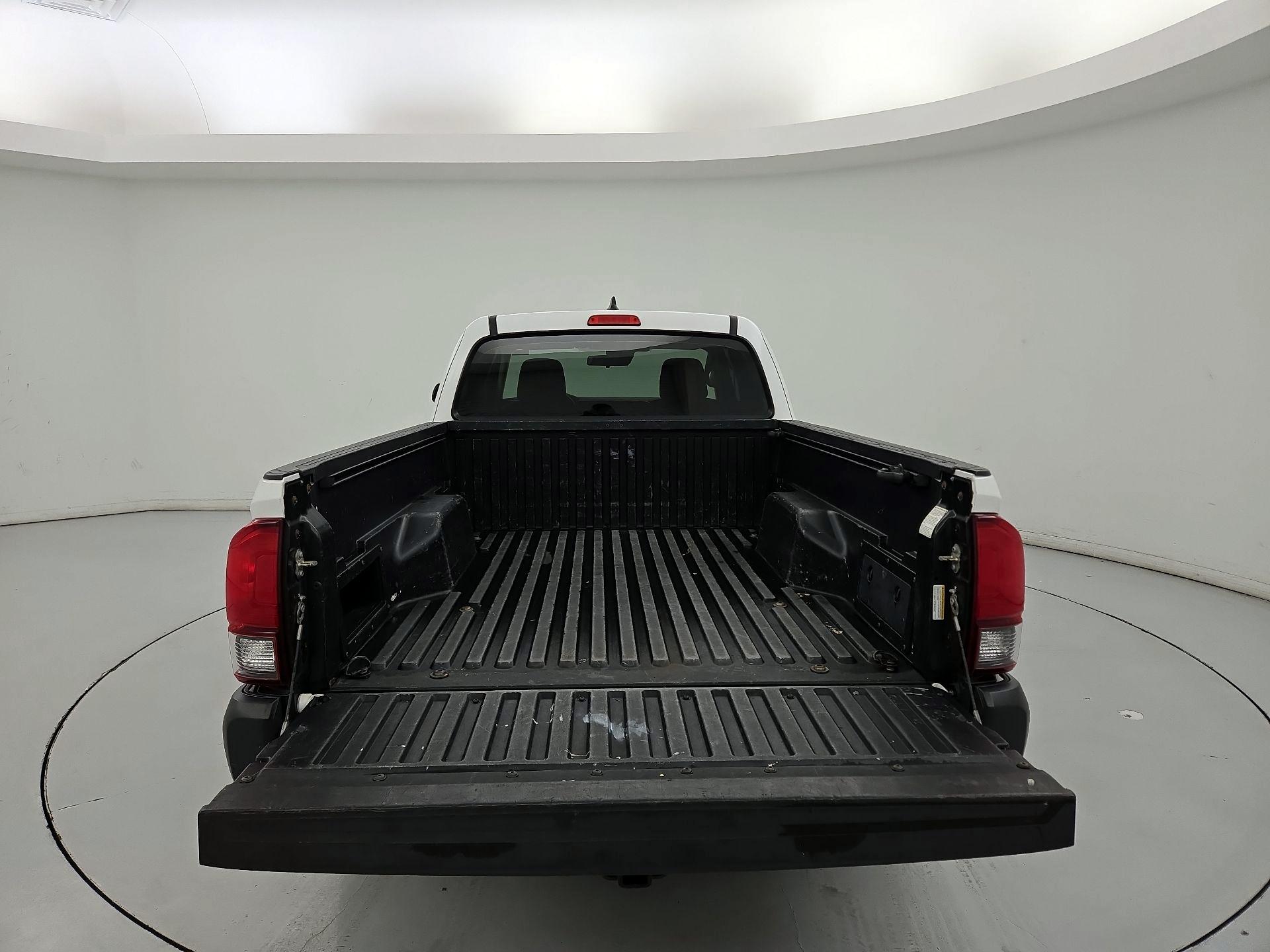 Thumbnail: 2018 Toyota Tacoma - 19