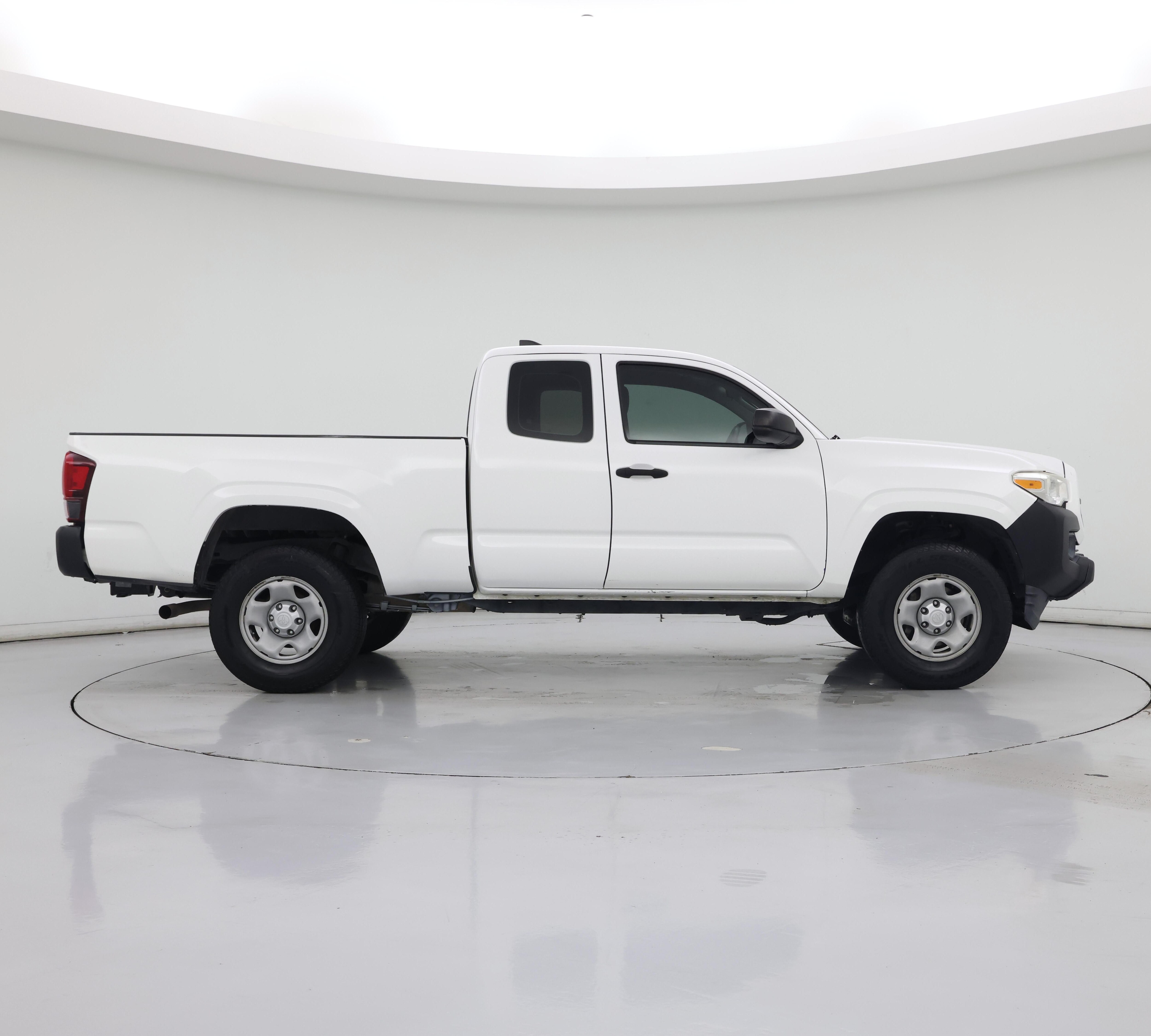 Thumbnail: 2018 Toyota Tacoma - 7