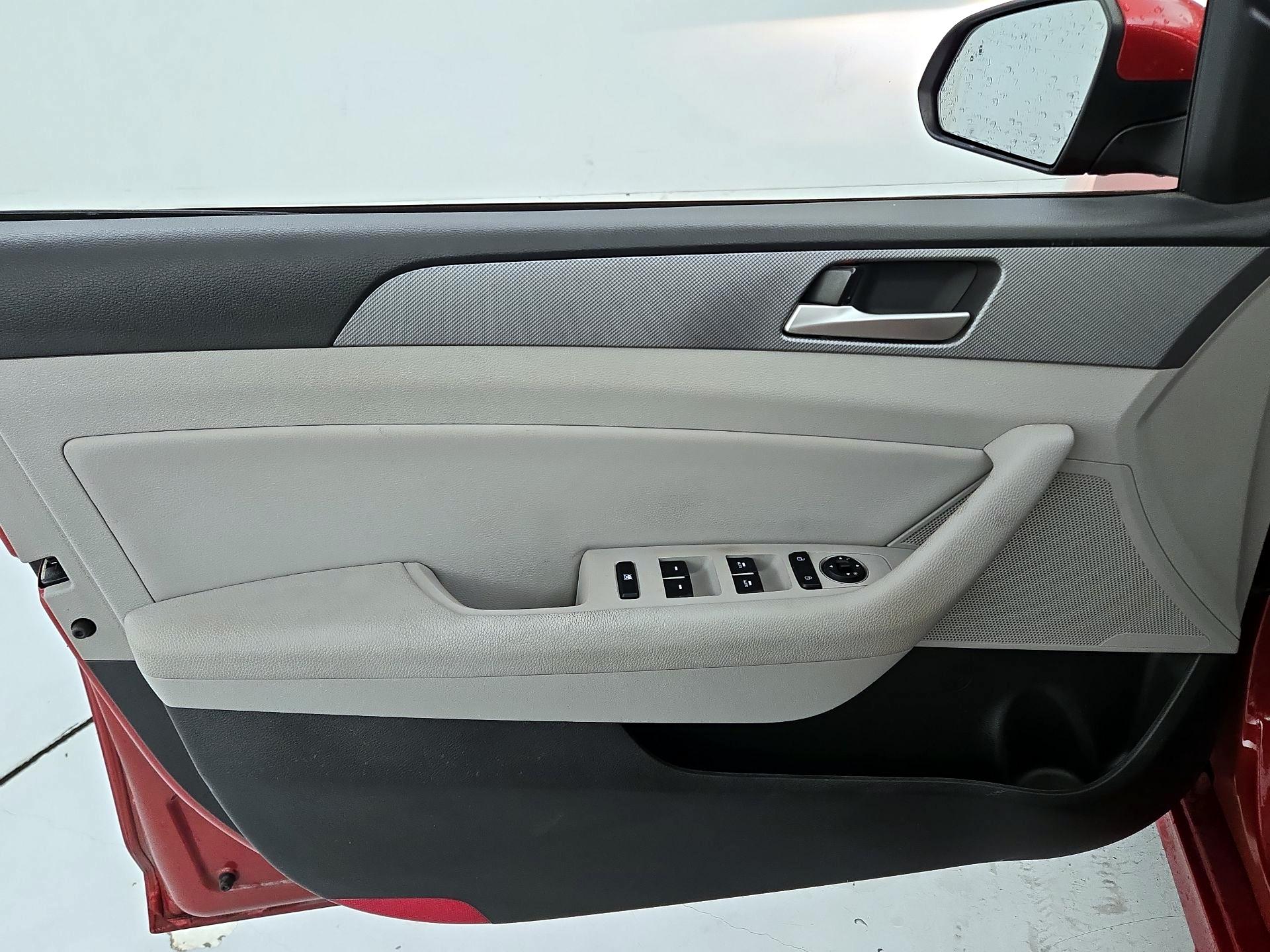 Thumbnail: 2019 Hyundai Sonata - 12