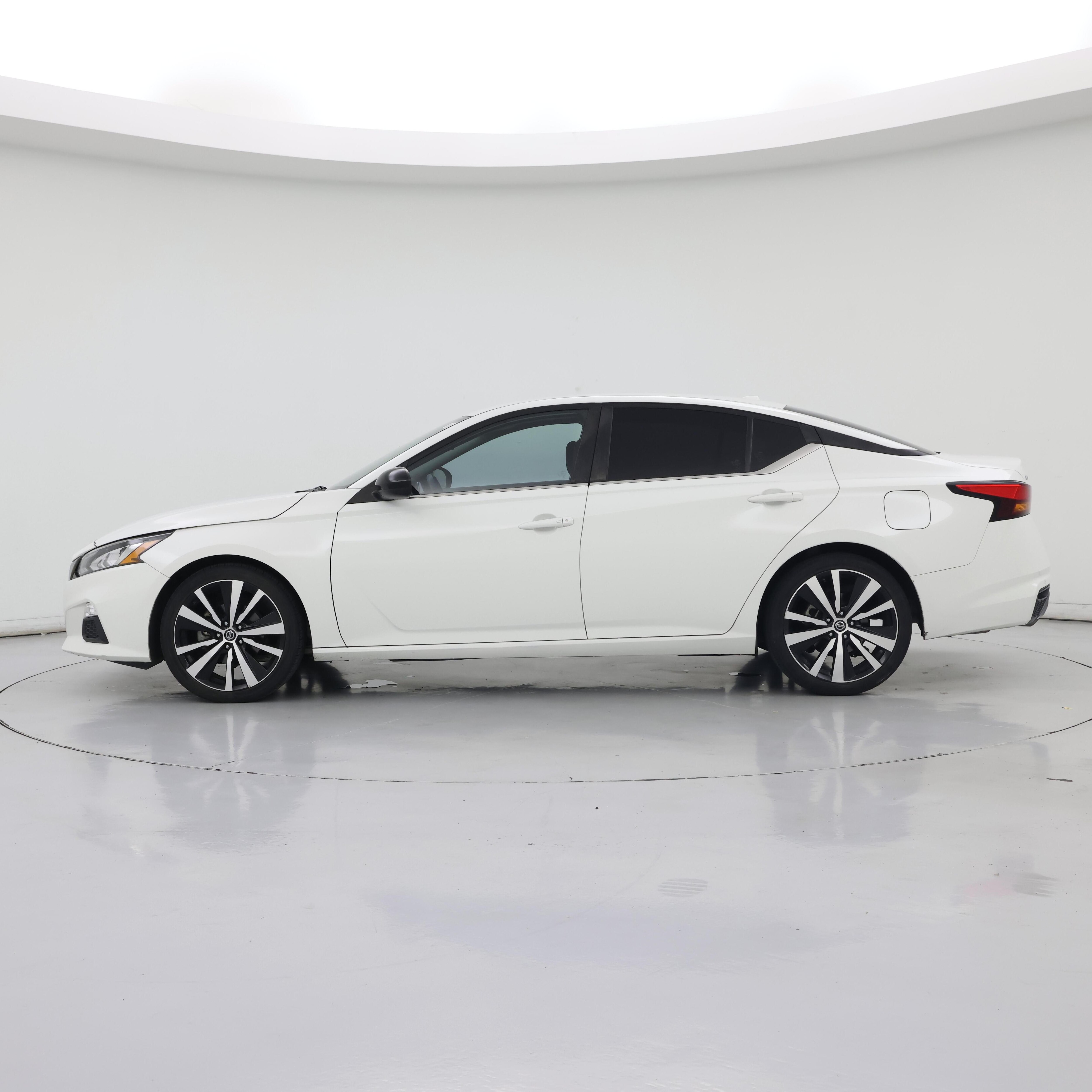 Thumbnail: 2021 Nissan Altima - 3