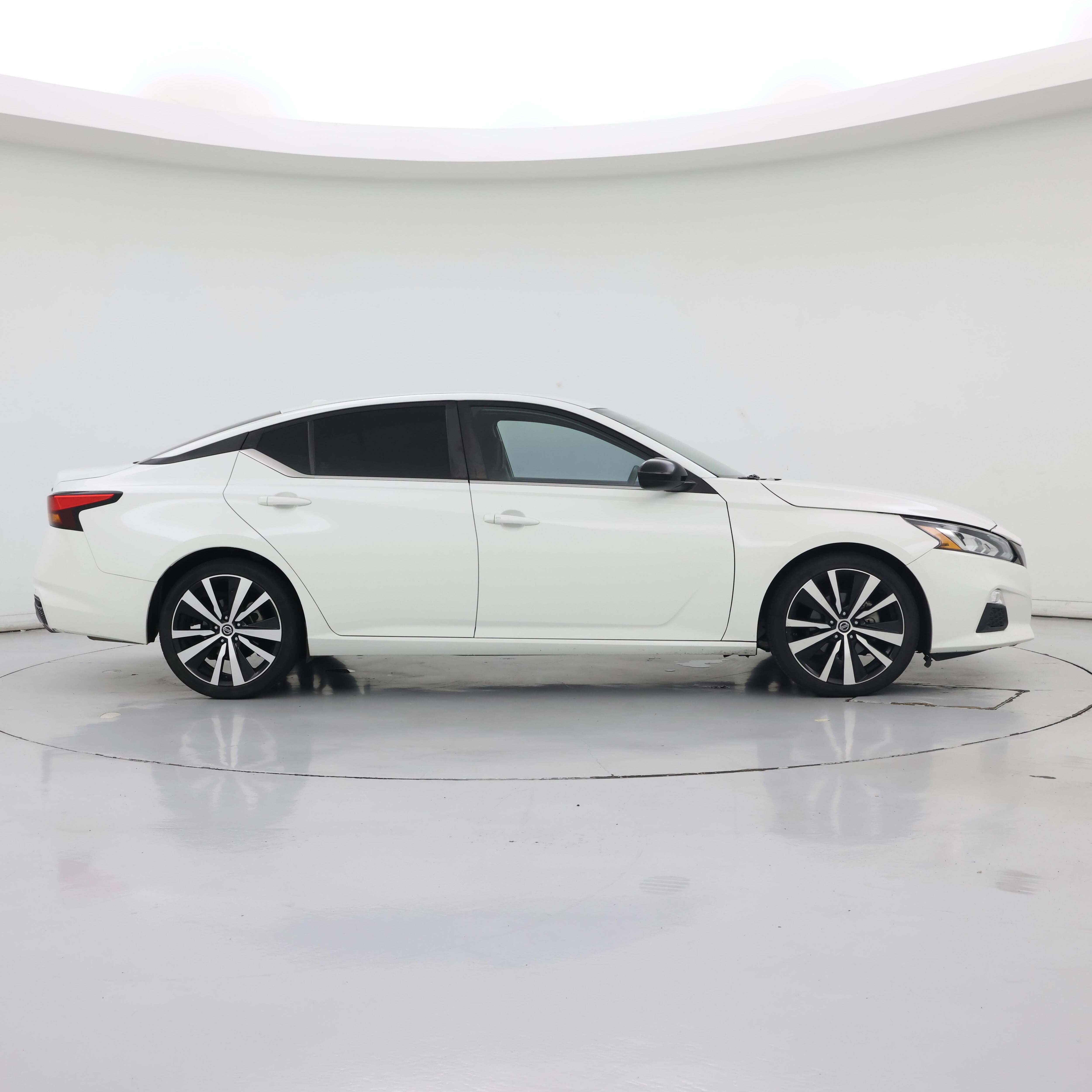 Thumbnail: 2021 Nissan Altima - 7