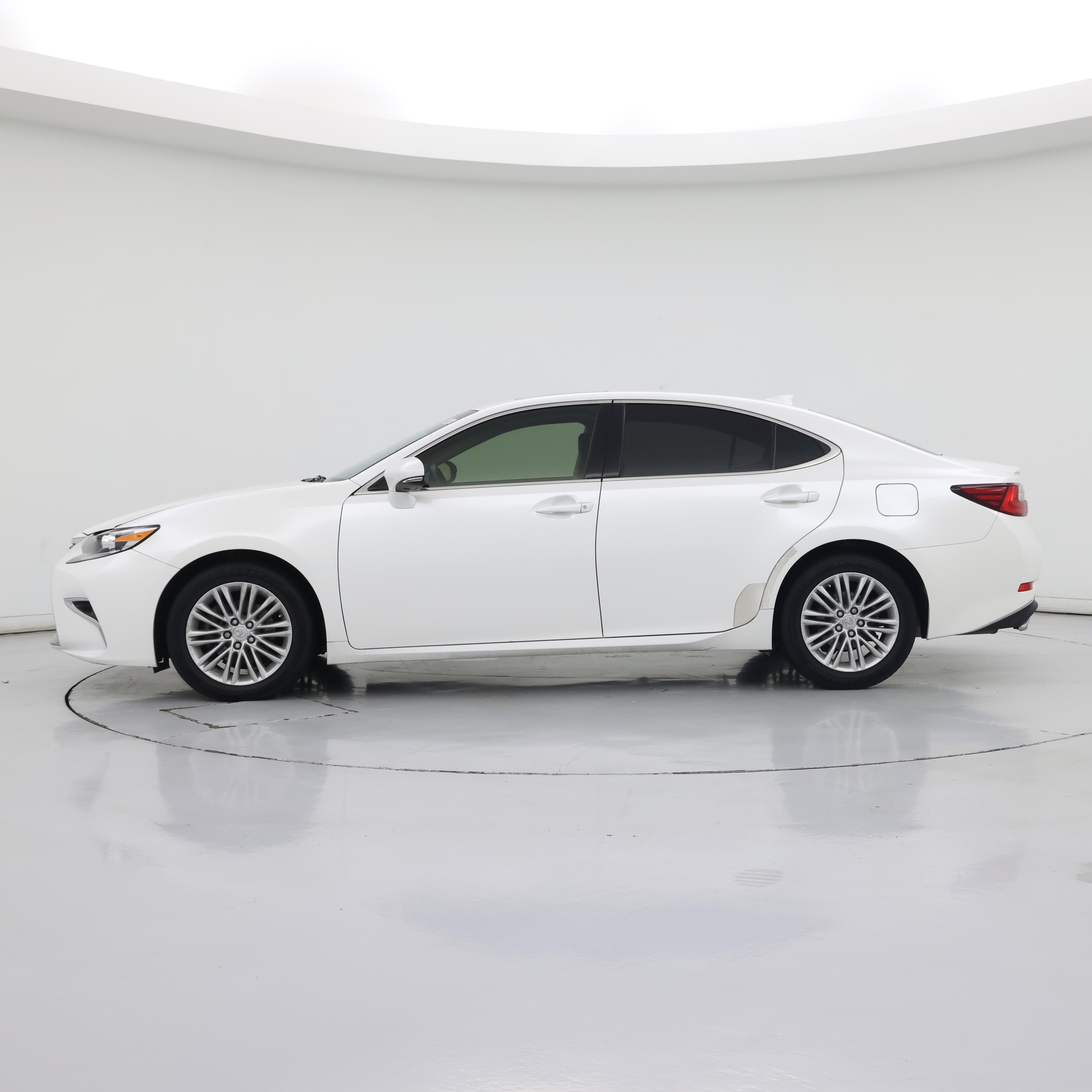 Thumbnail: 2017 Lexus ES - 3