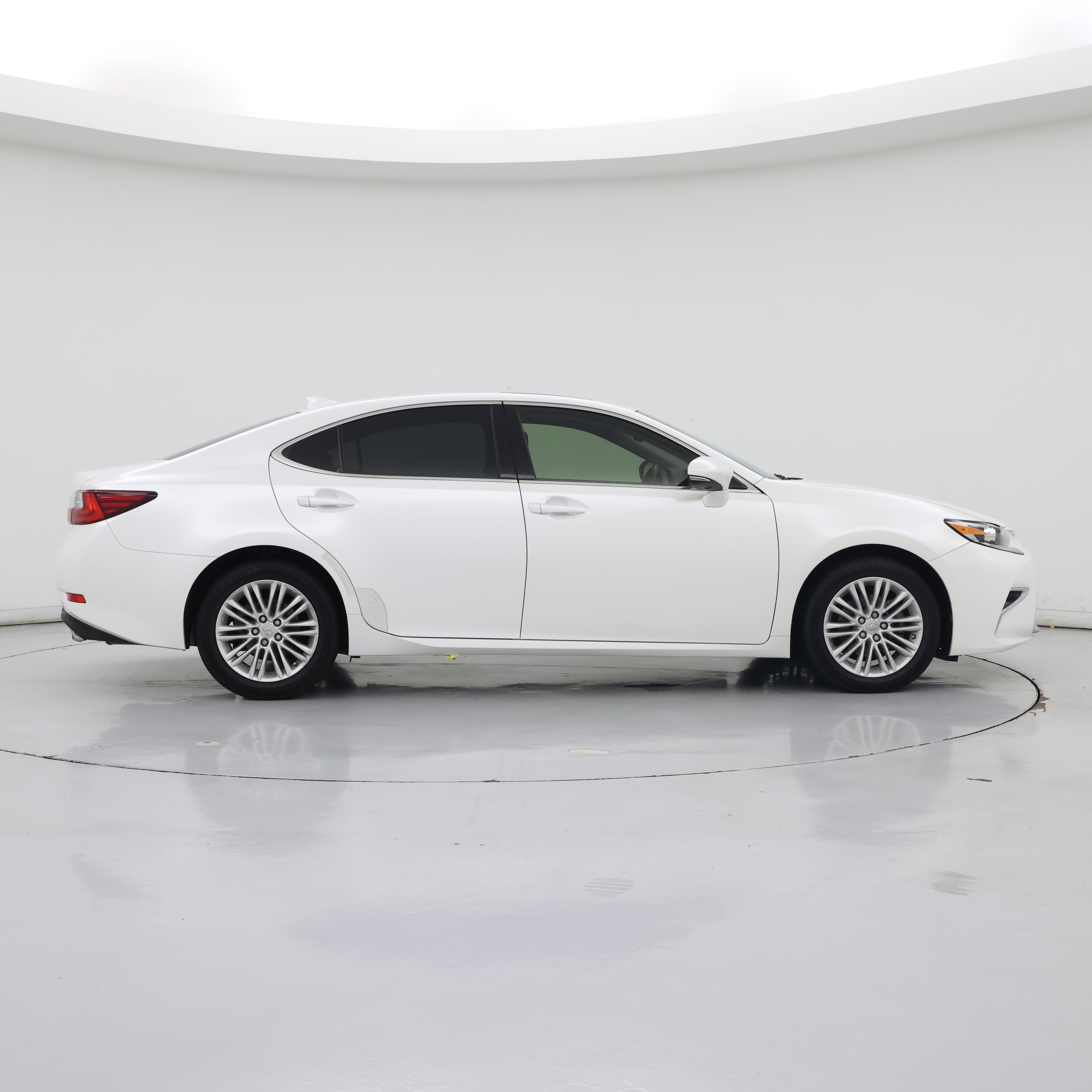 Thumbnail: 2017 Lexus ES - 7