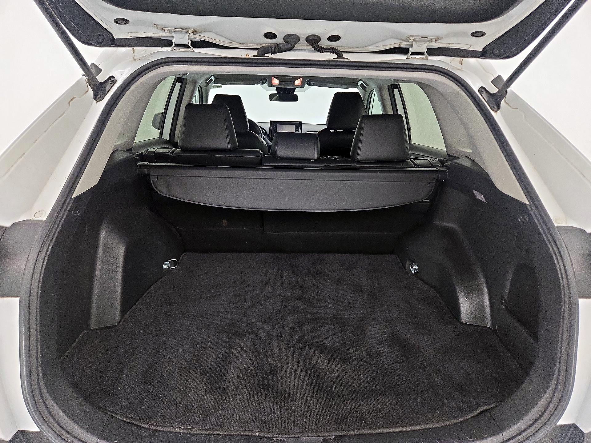 Thumbnail: 2021 Toyota RAV4 - 20
