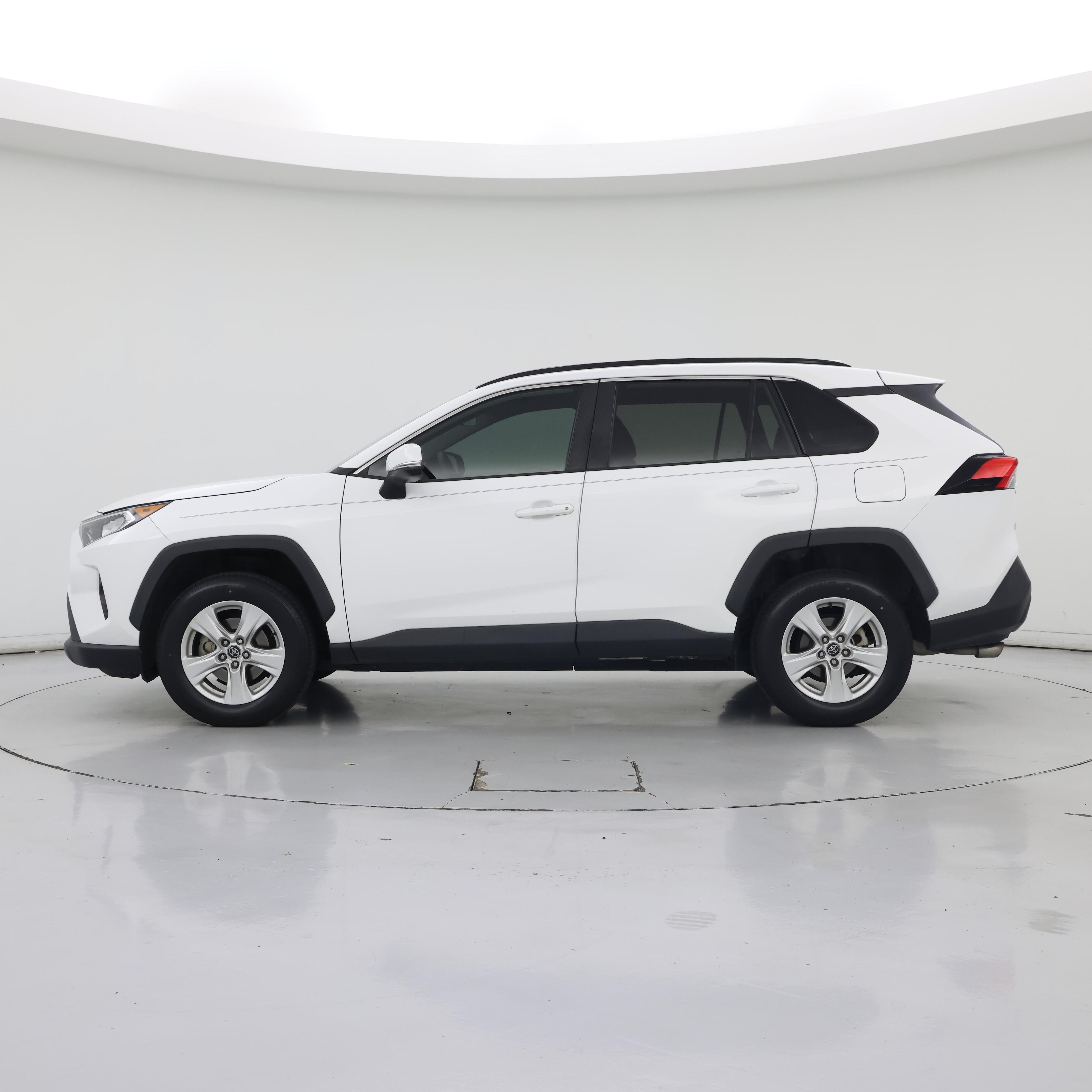 Thumbnail: 2021 Toyota RAV4 - 3
