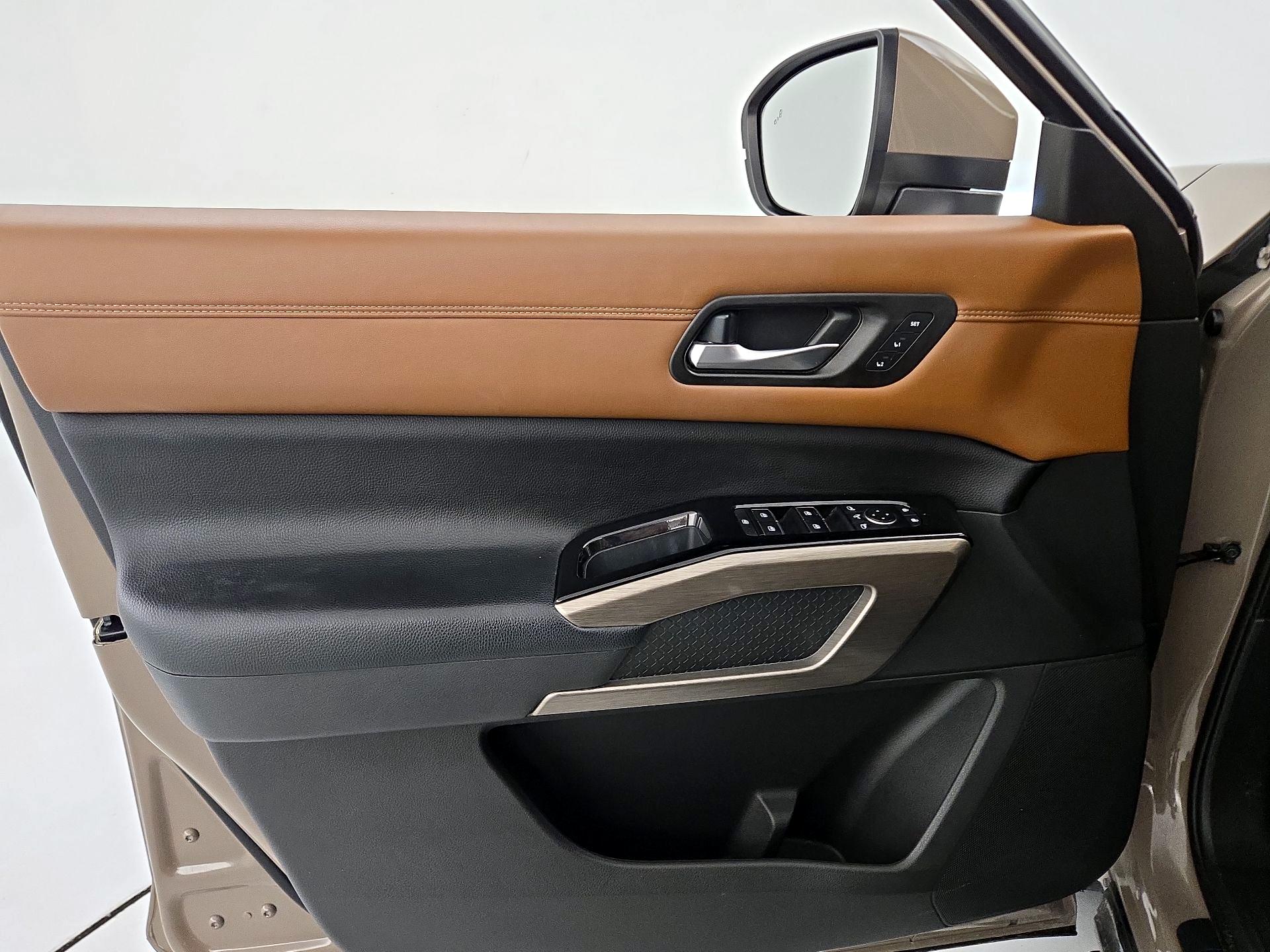 Thumbnail: 2023 Nissan Pathfinder - 12