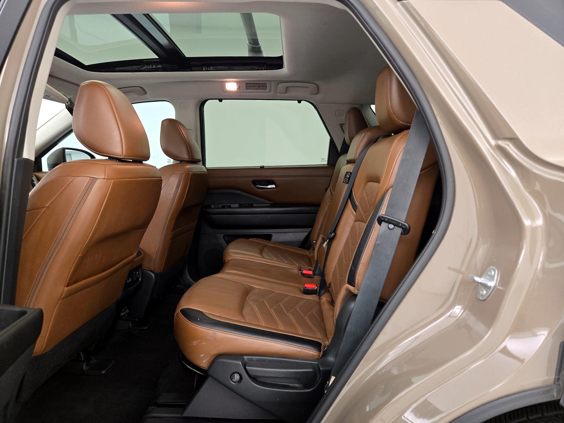 Thumbnail: 2023 Nissan Pathfinder - 20