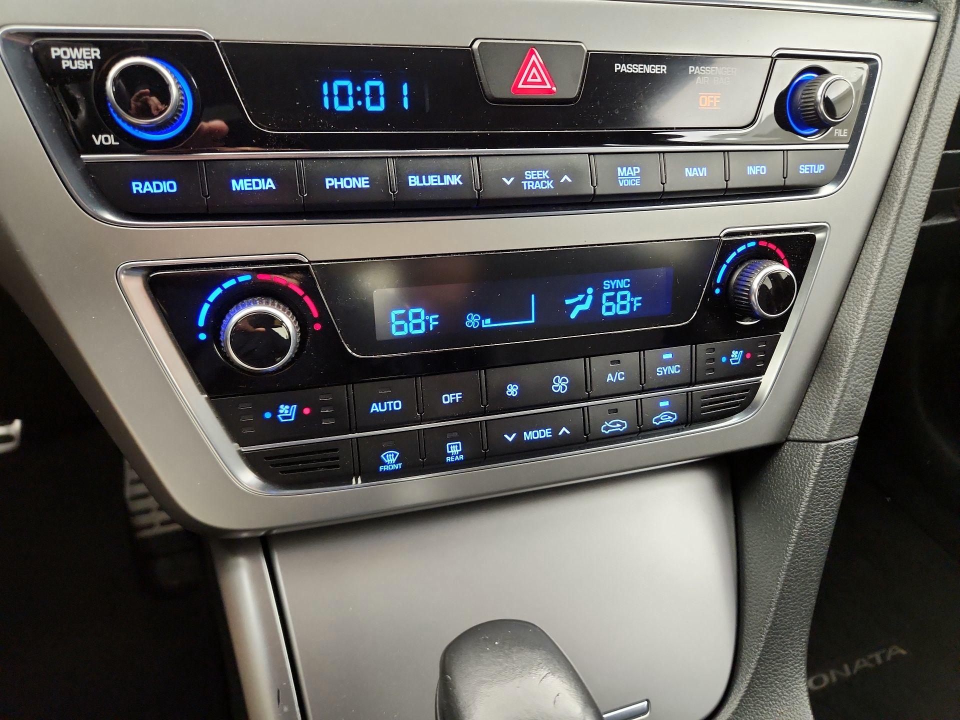 Thumbnail: 2015 Hyundai Sonata - 17