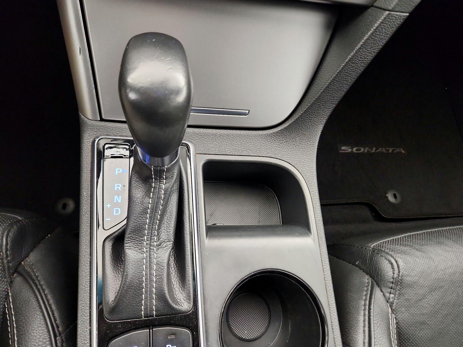 Thumbnail: 2015 Hyundai Sonata - 18