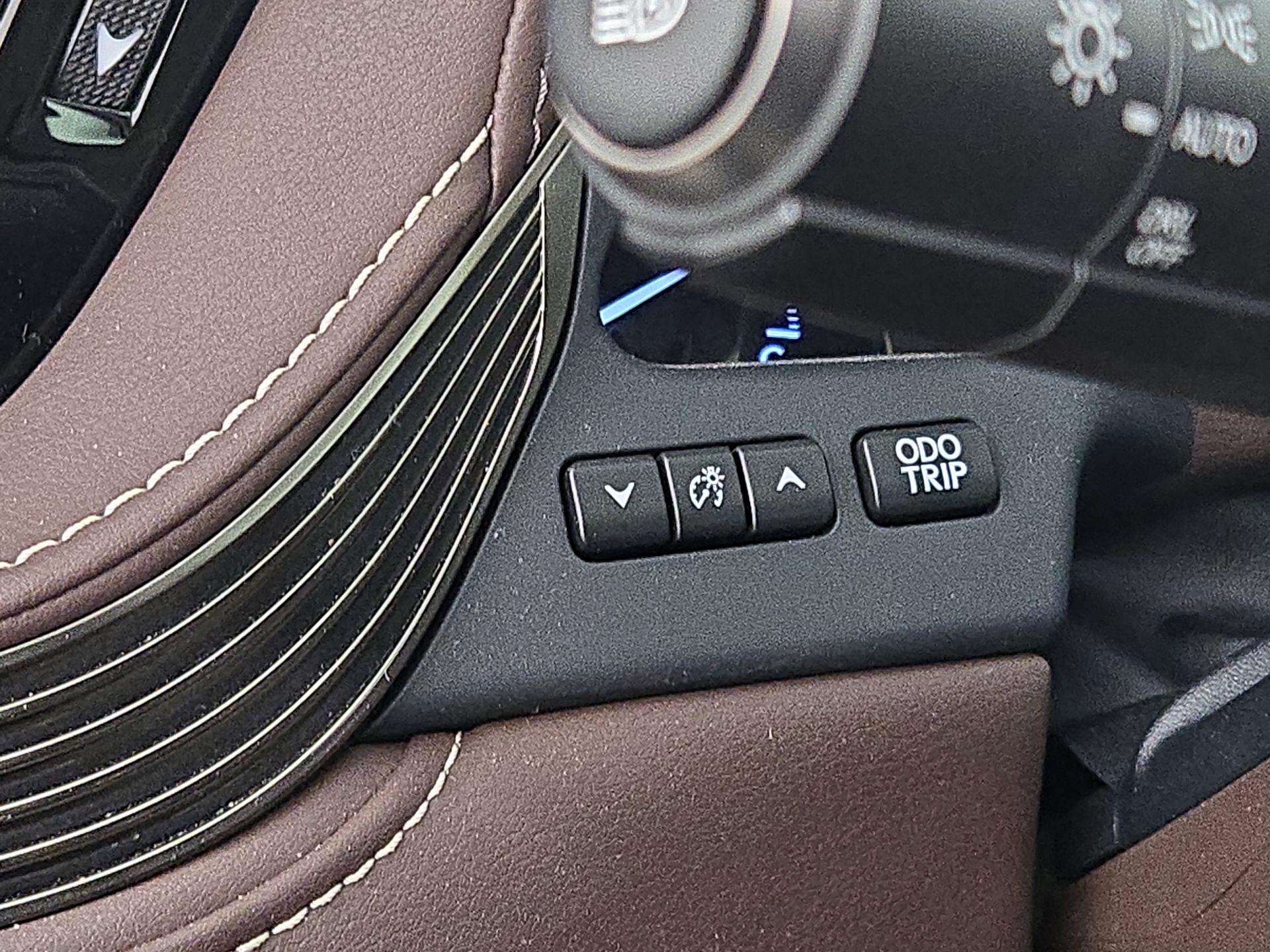 Thumbnail: 2018 Lexus LS - 13