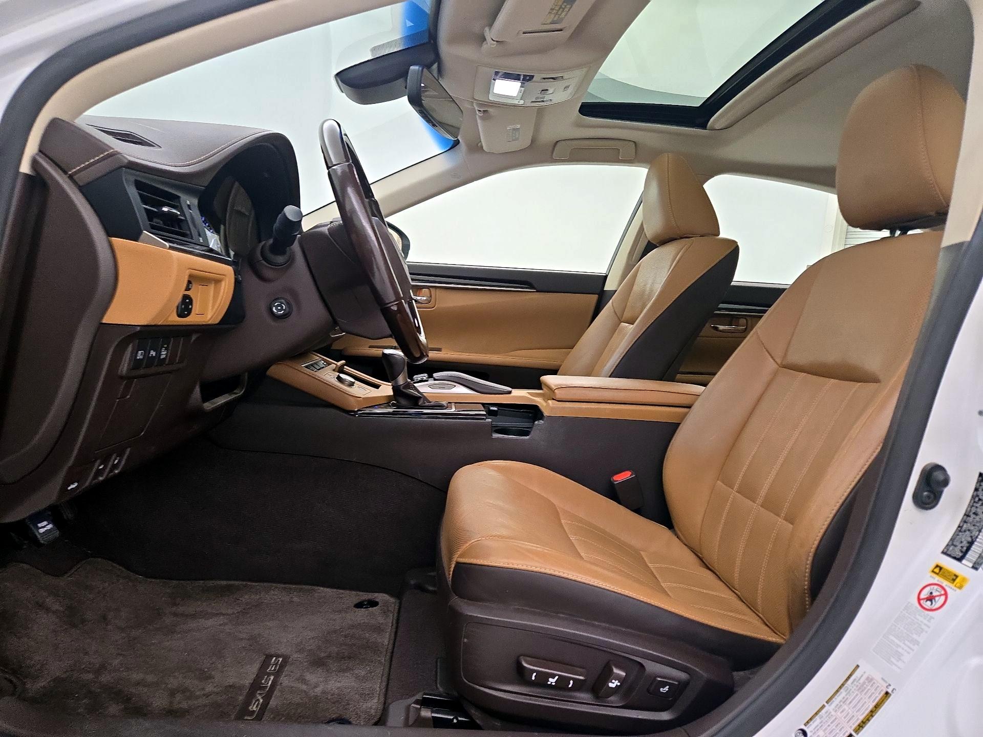 Thumbnail: 2016 Lexus ES - 11