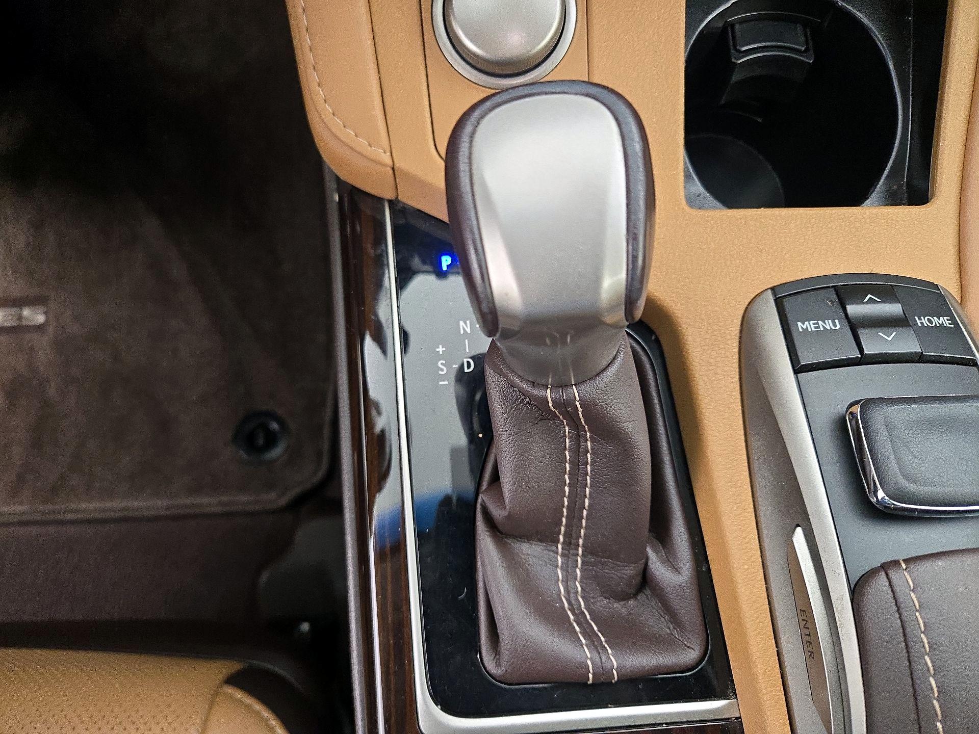 Thumbnail: 2016 Lexus ES - 18