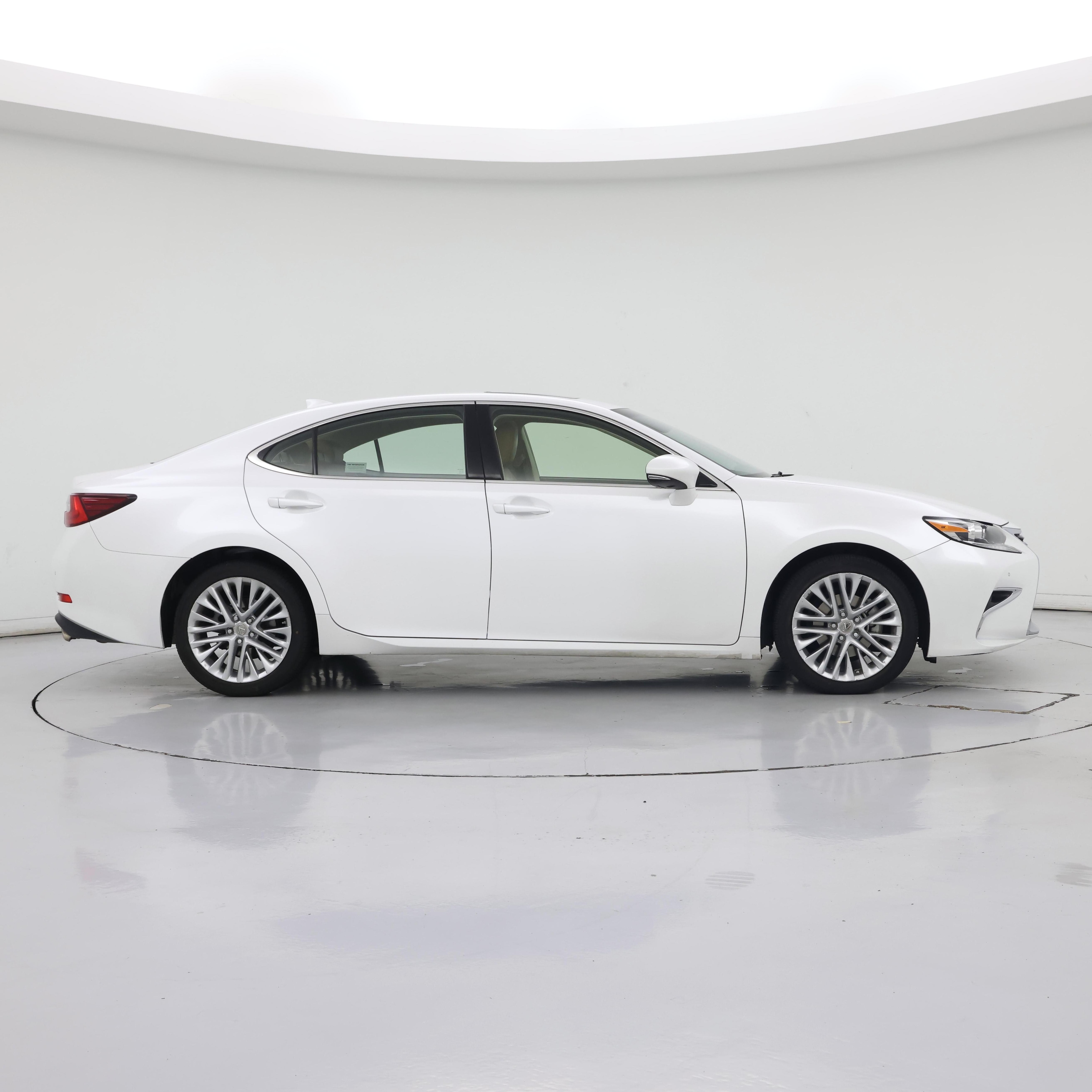 Thumbnail: 2016 Lexus ES - 7