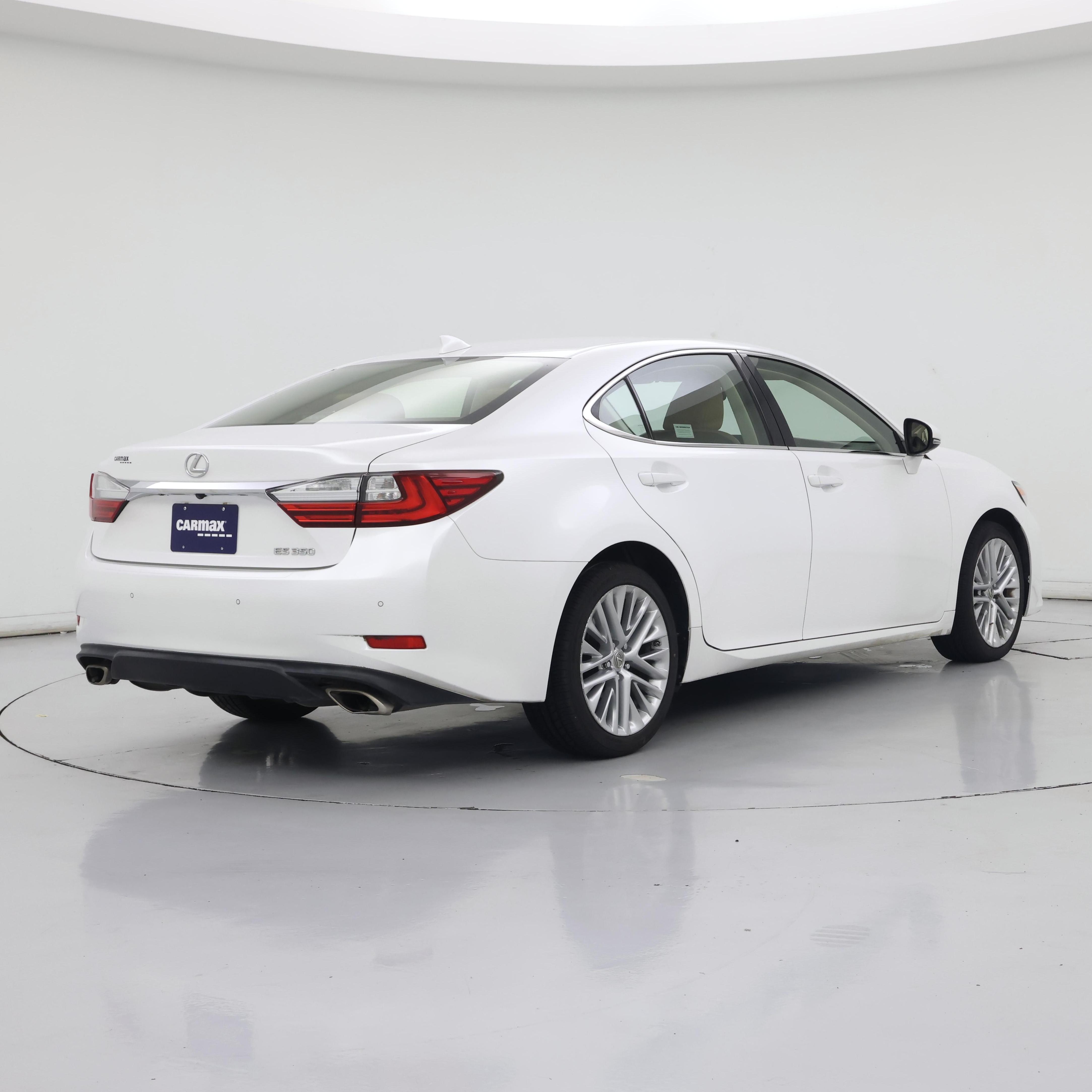 Thumbnail: 2016 Lexus ES - 8