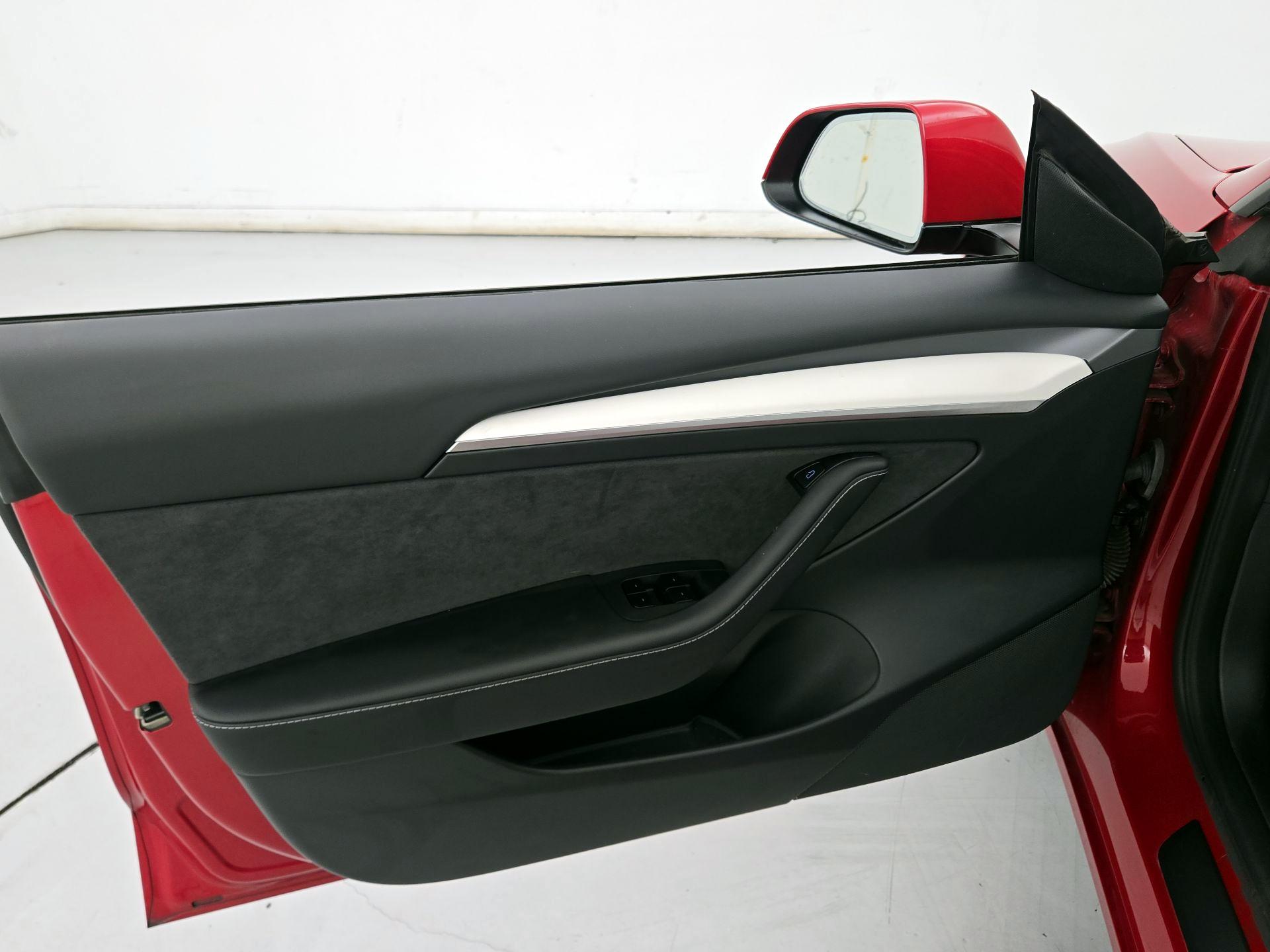Thumbnail: 2022 Tesla Model 3 - 12