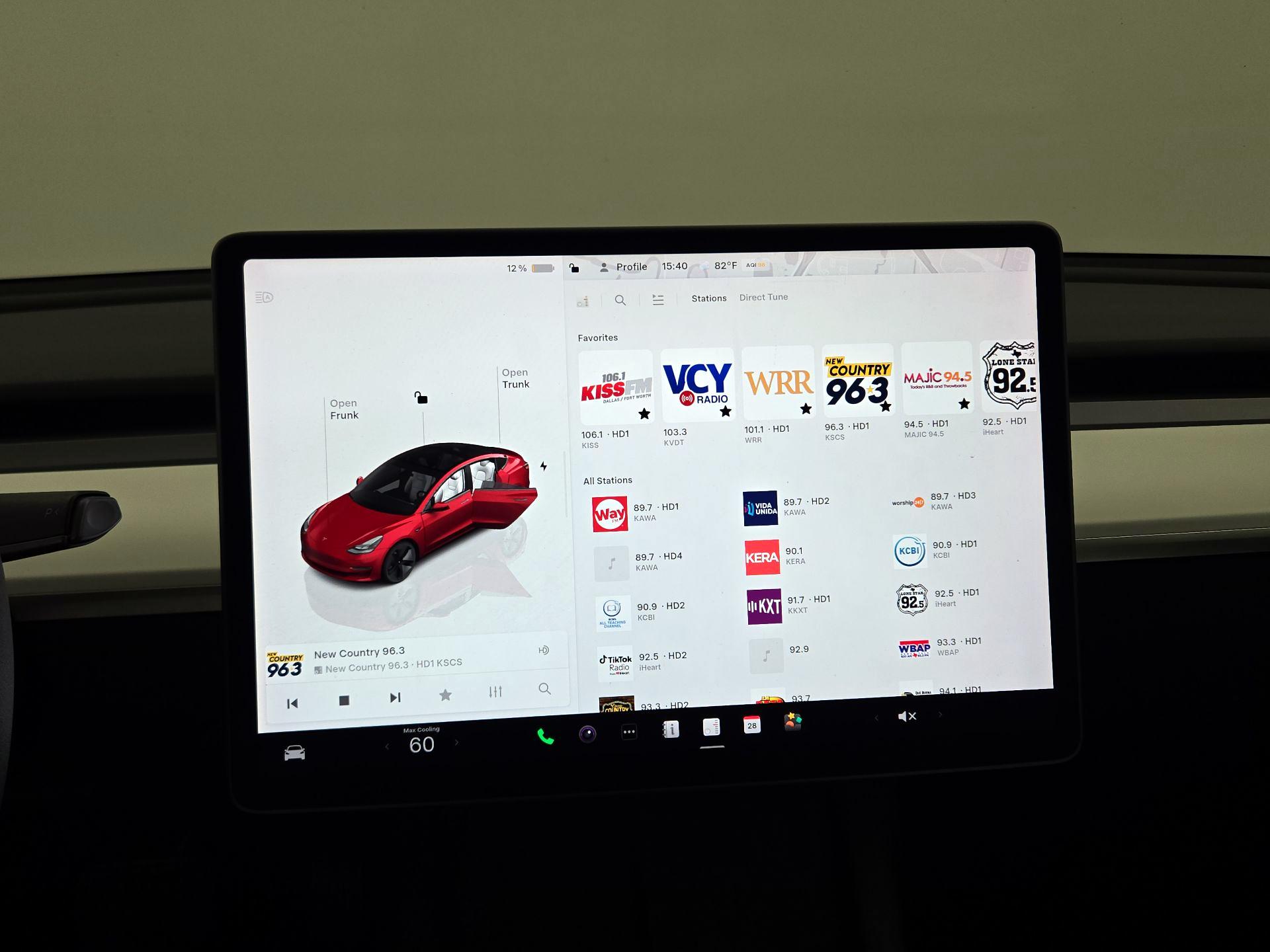 Thumbnail: 2022 Tesla Model 3 - 15