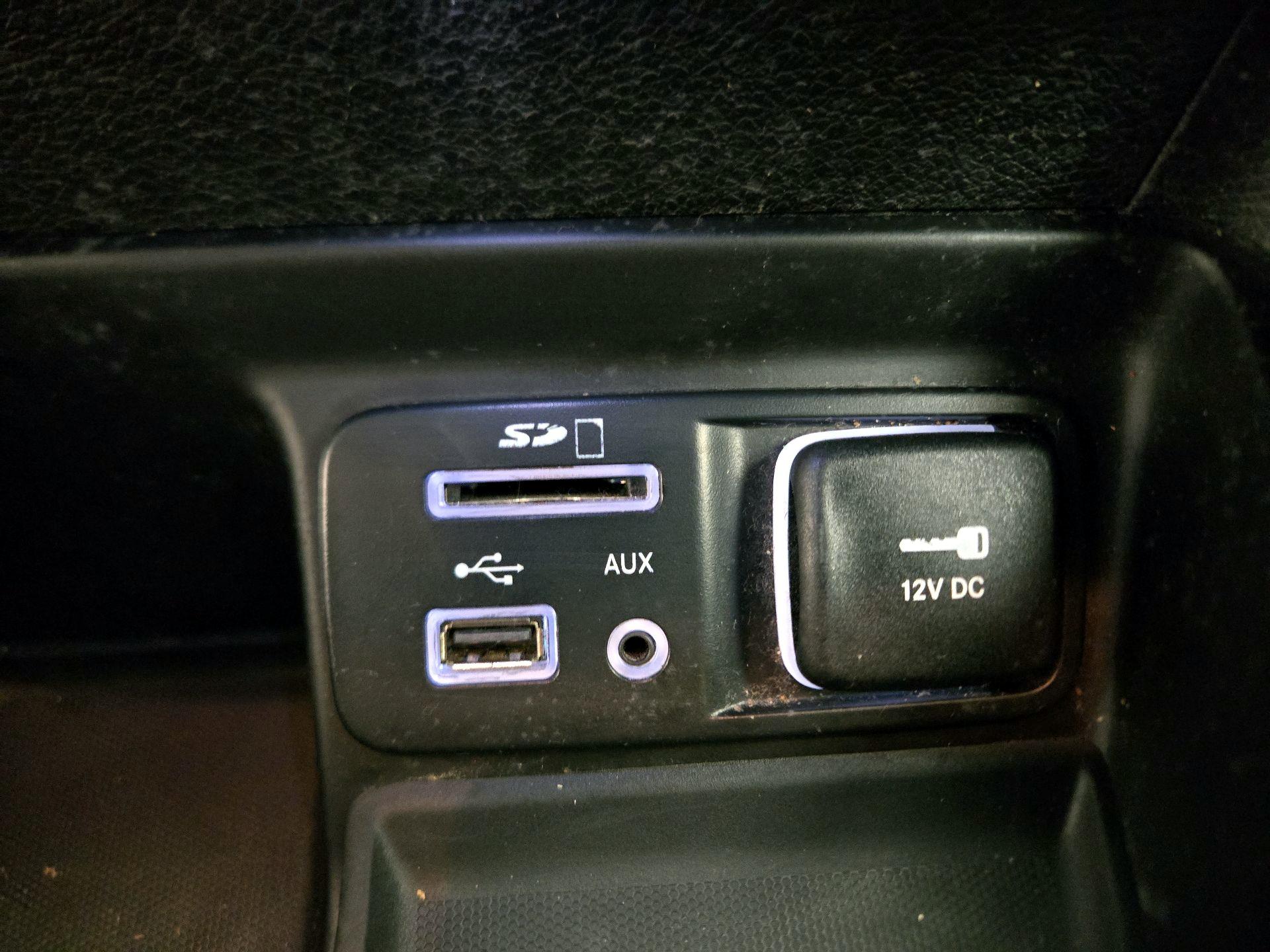 Thumbnail: 2017 Jeep Cherokee - 18