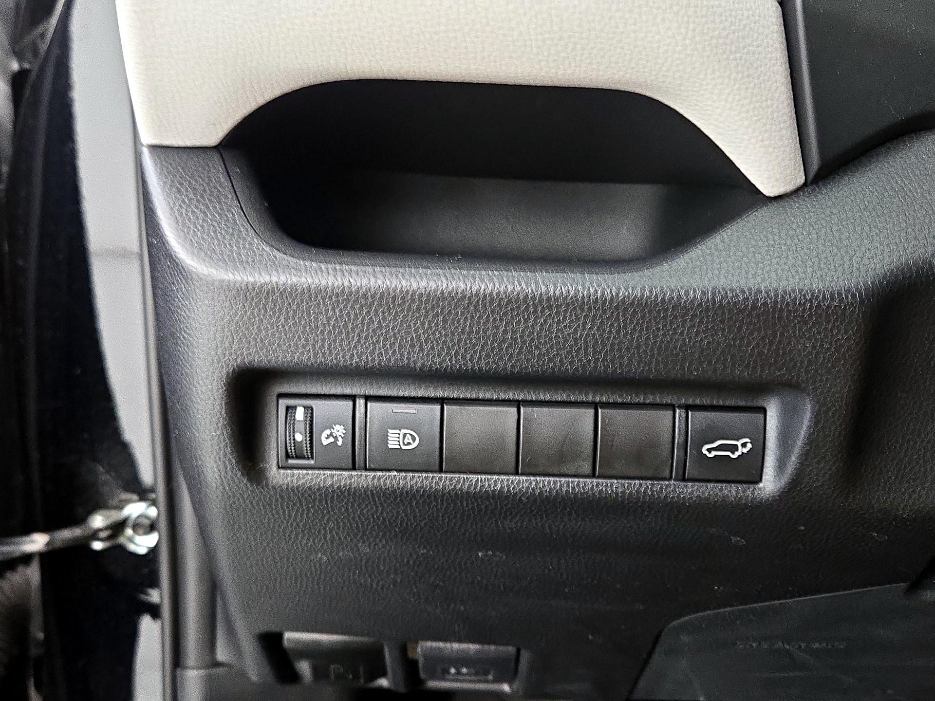 Thumbnail: 2021 Toyota RAV4 - 13