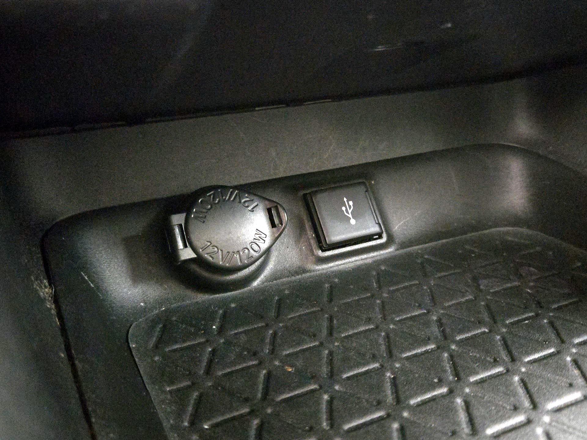 Thumbnail: 2021 Toyota RAV4 - 18