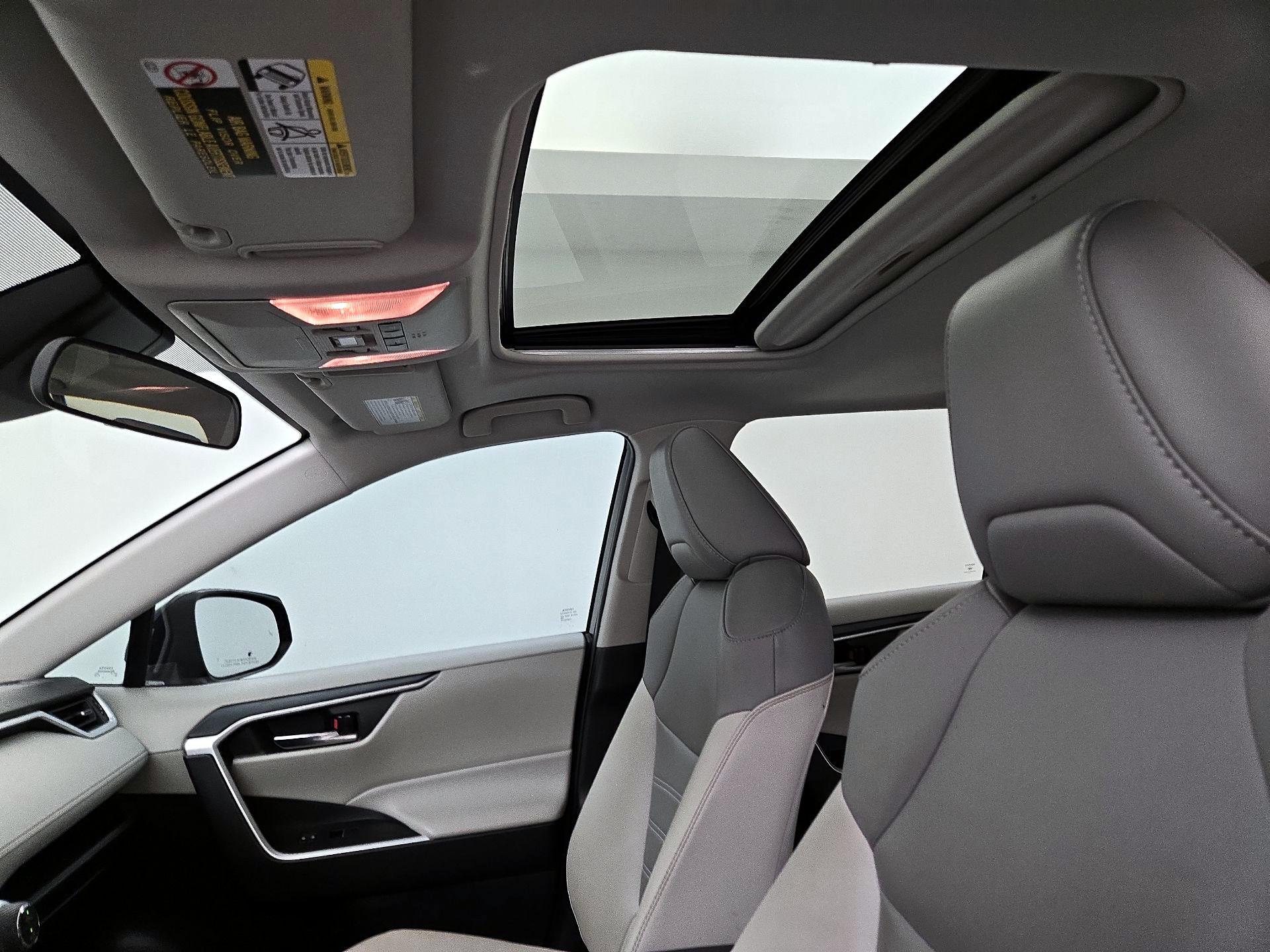 Thumbnail: 2021 Toyota RAV4 - 19