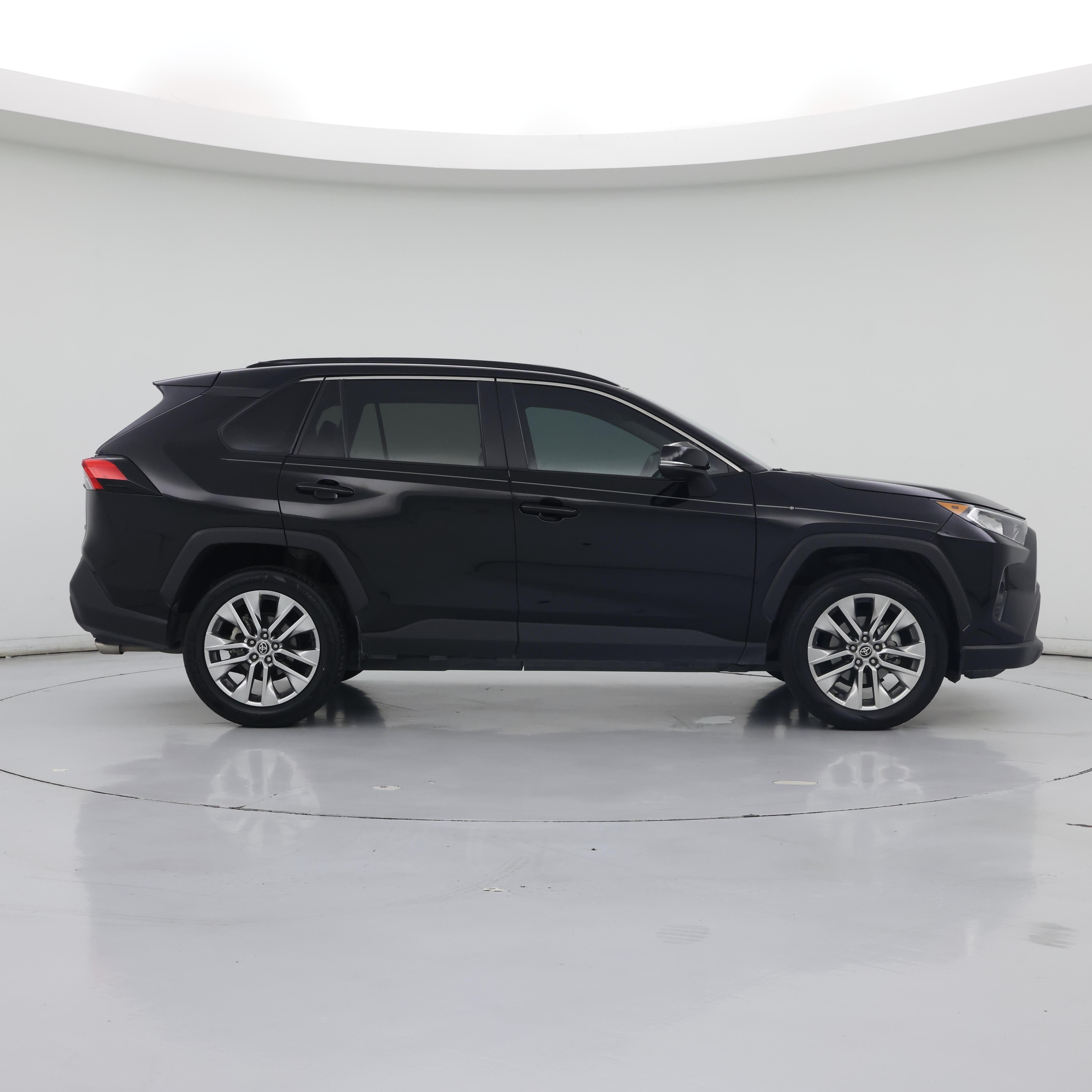 Thumbnail: 2021 Toyota RAV4 - 7