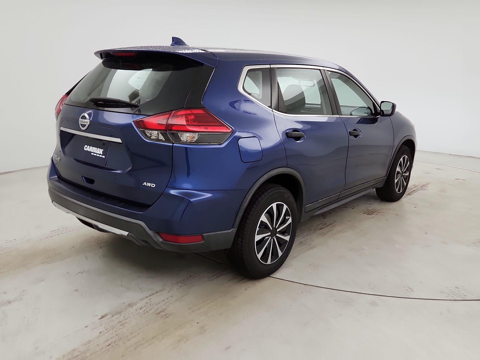 Thumbnail: 2017 Nissan Rogue - 5