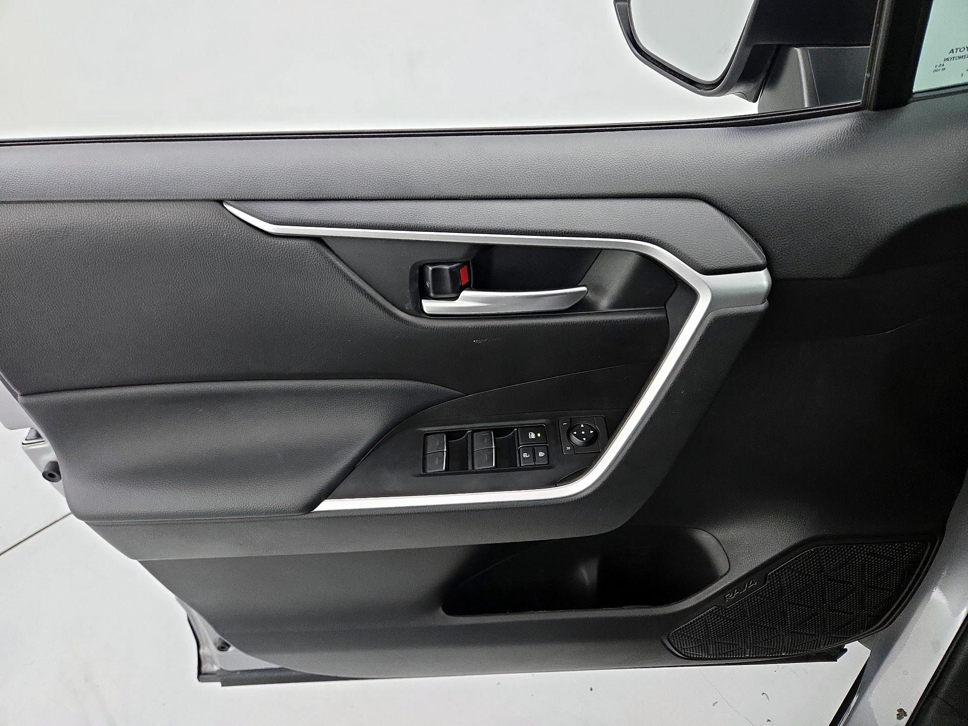 Thumbnail: 2023 Toyota RAV4 - 12