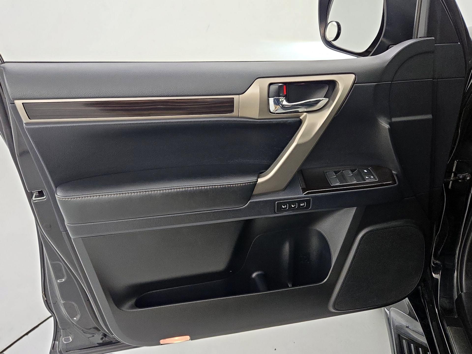 Thumbnail: 2018 Lexus GX - 12