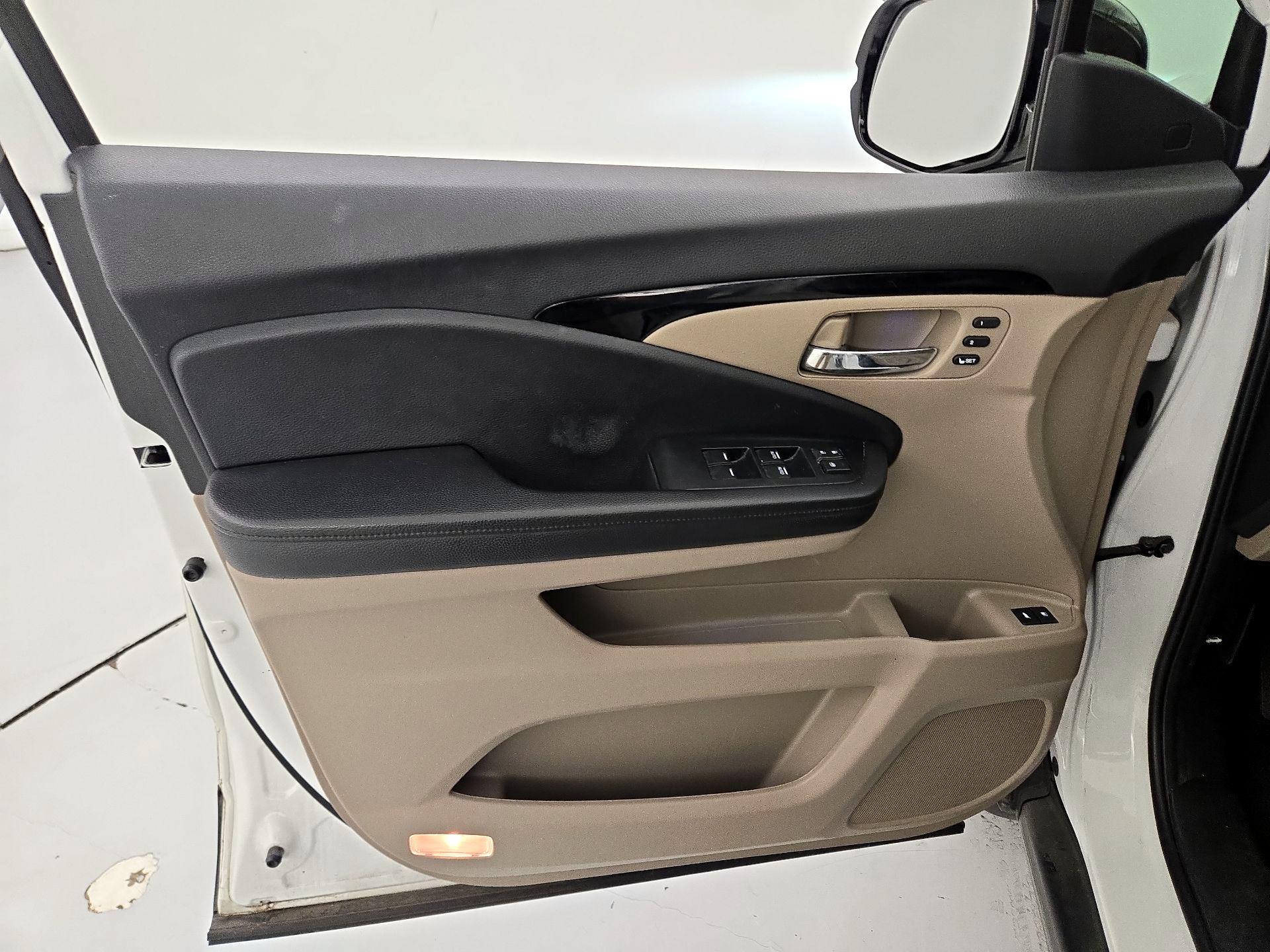 Thumbnail: 2021 Honda Pilot - 12