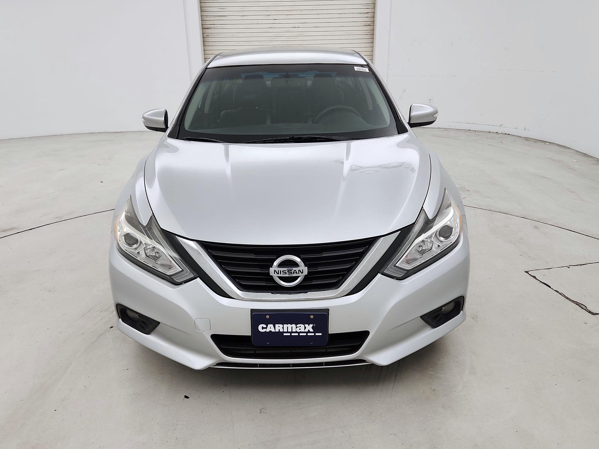 Thumbnail: 2017 Nissan Altima - 2