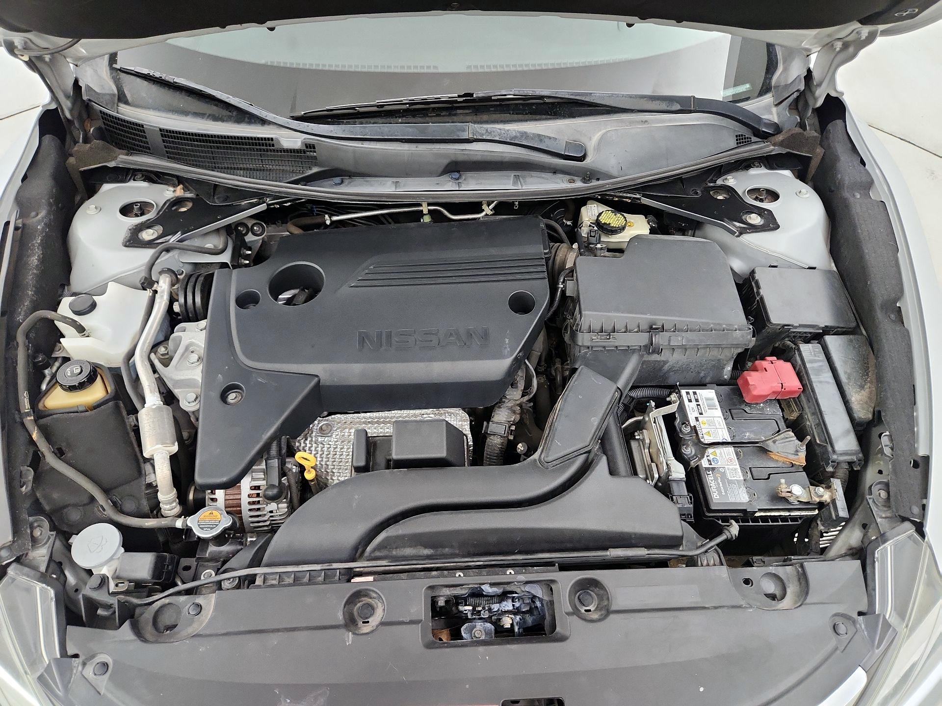 Thumbnail: 2017 Nissan Altima - 19