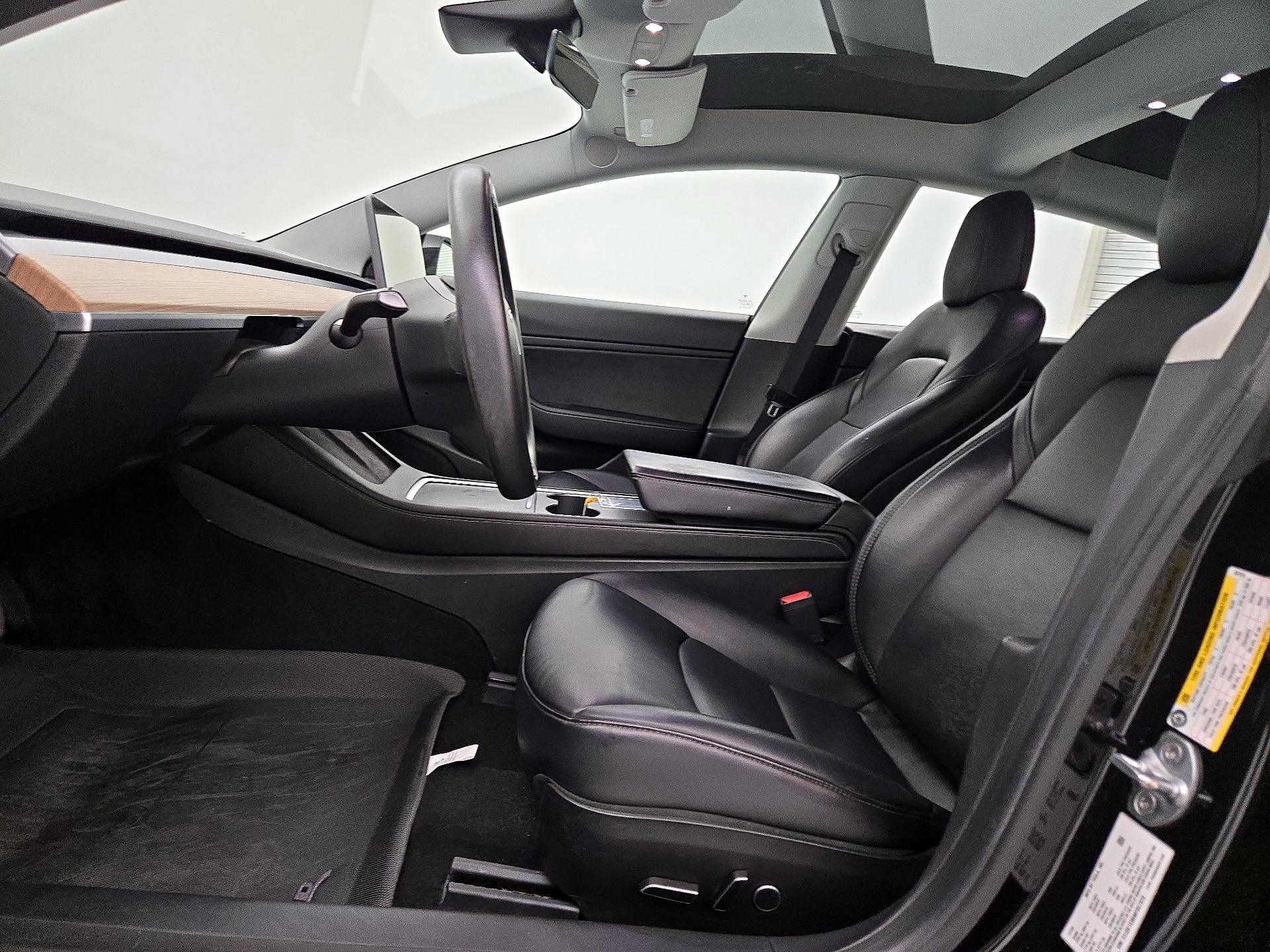 Thumbnail: 2021 Tesla Model 3 - 11