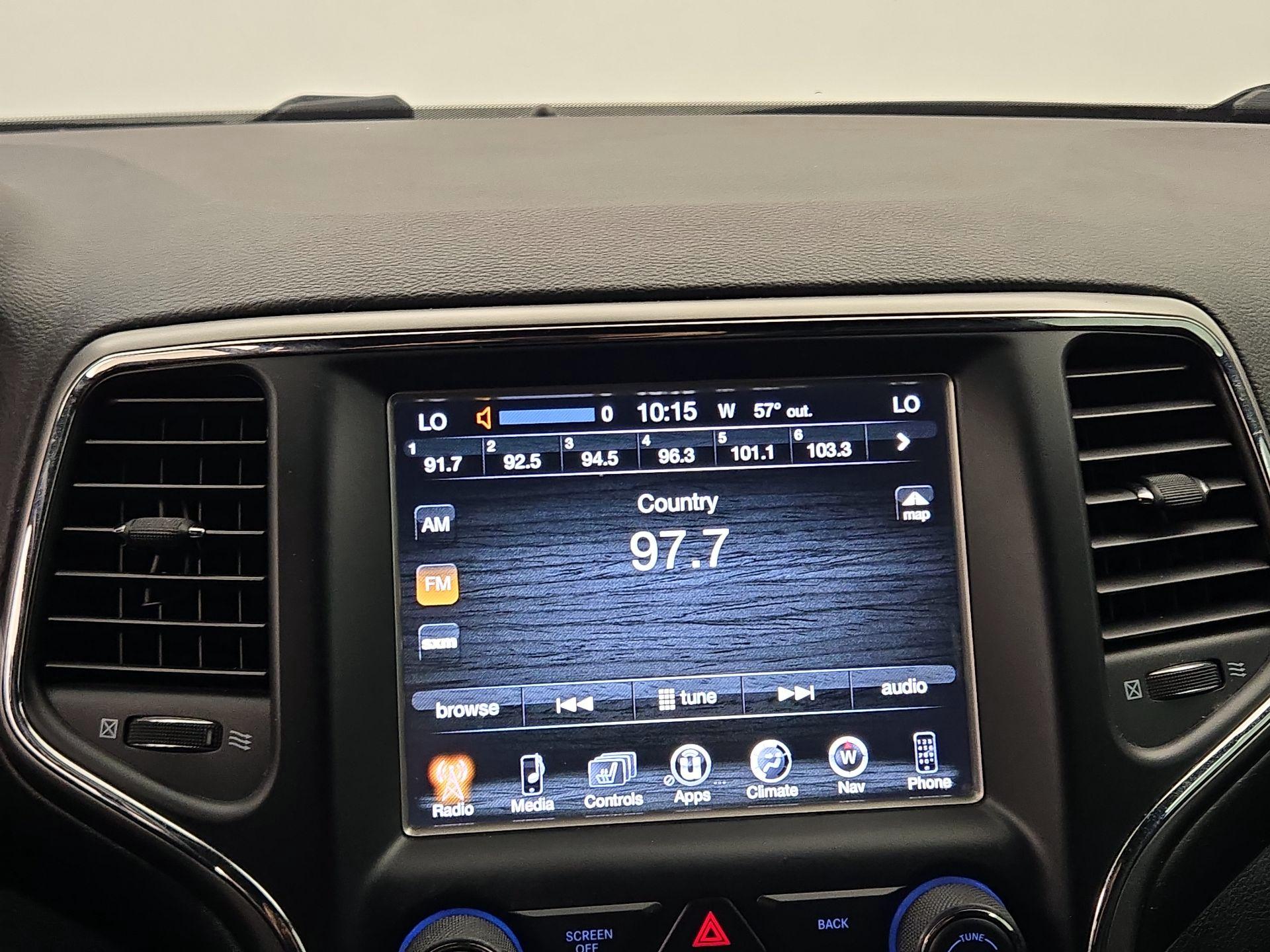 Thumbnail: 2017 Jeep Grand Cherokee - 16