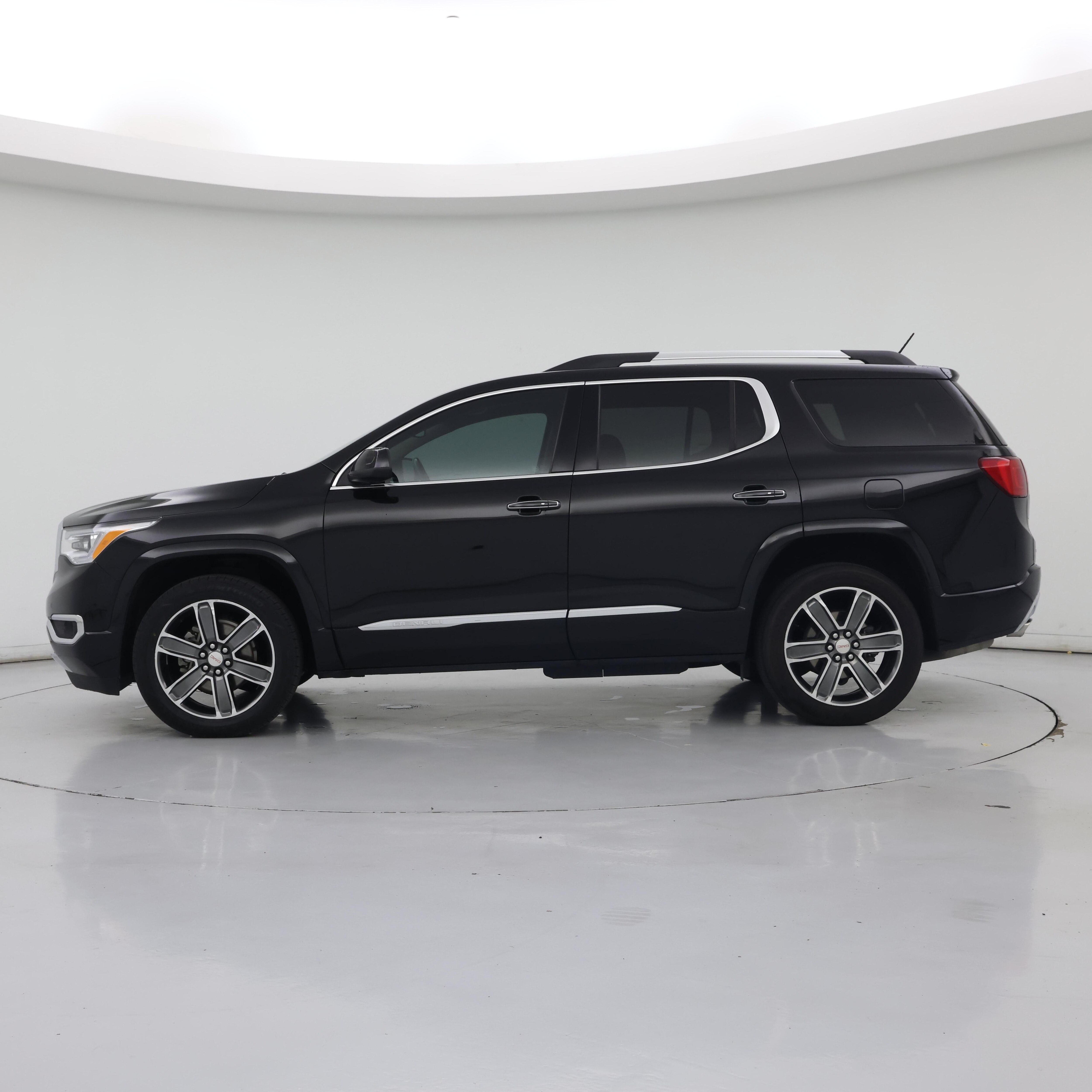 Thumbnail: 2018 GMC Acadia - 3