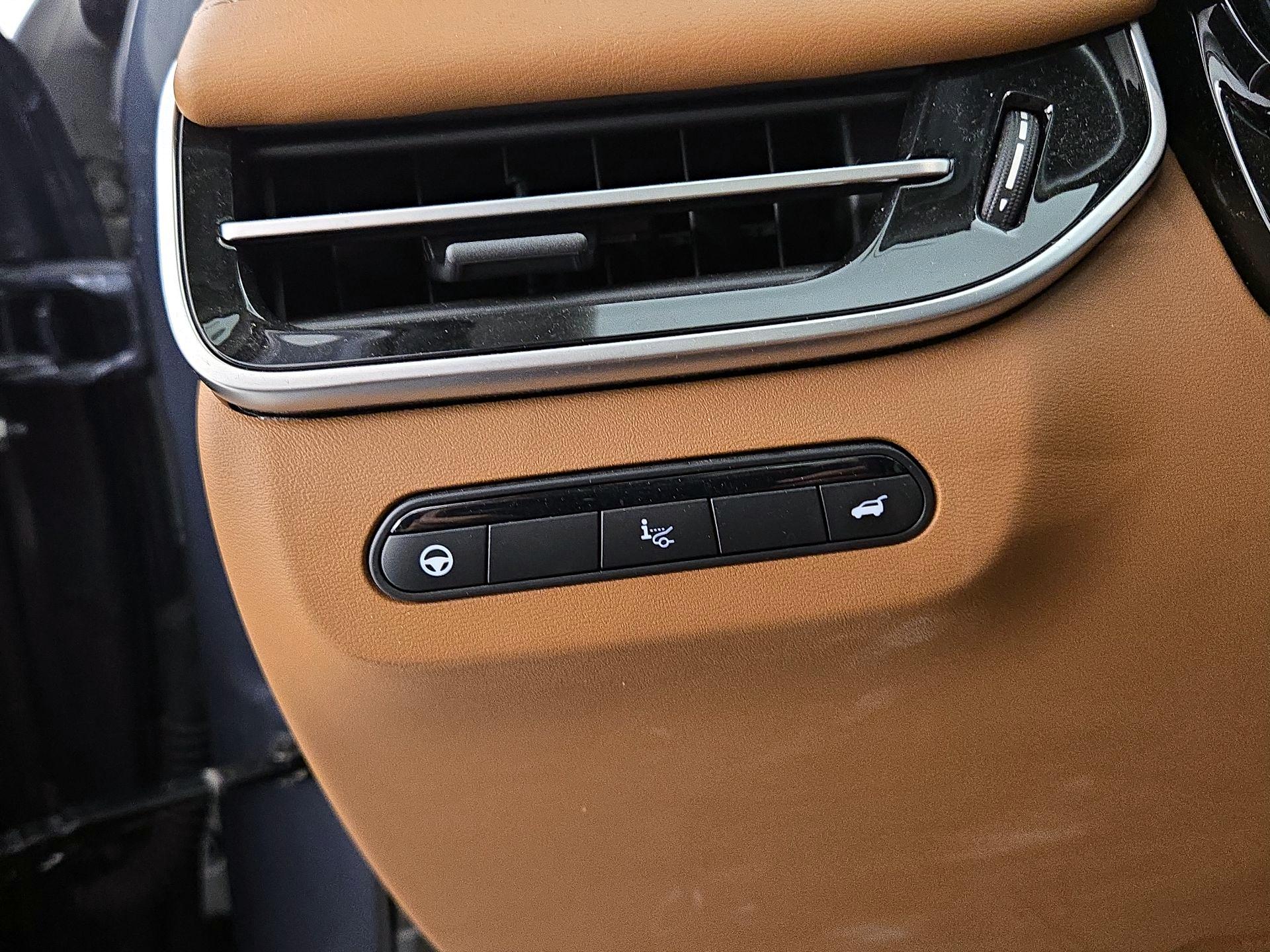 Thumbnail: 2023 INFINITI QX60 - 13