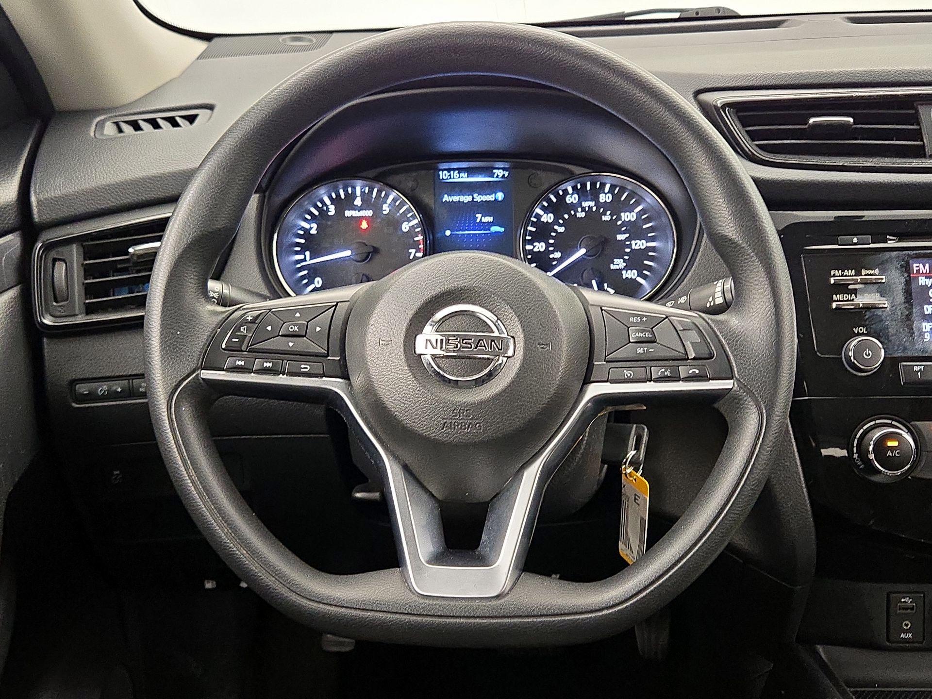 Thumbnail: 2017 Nissan Rogue - 10