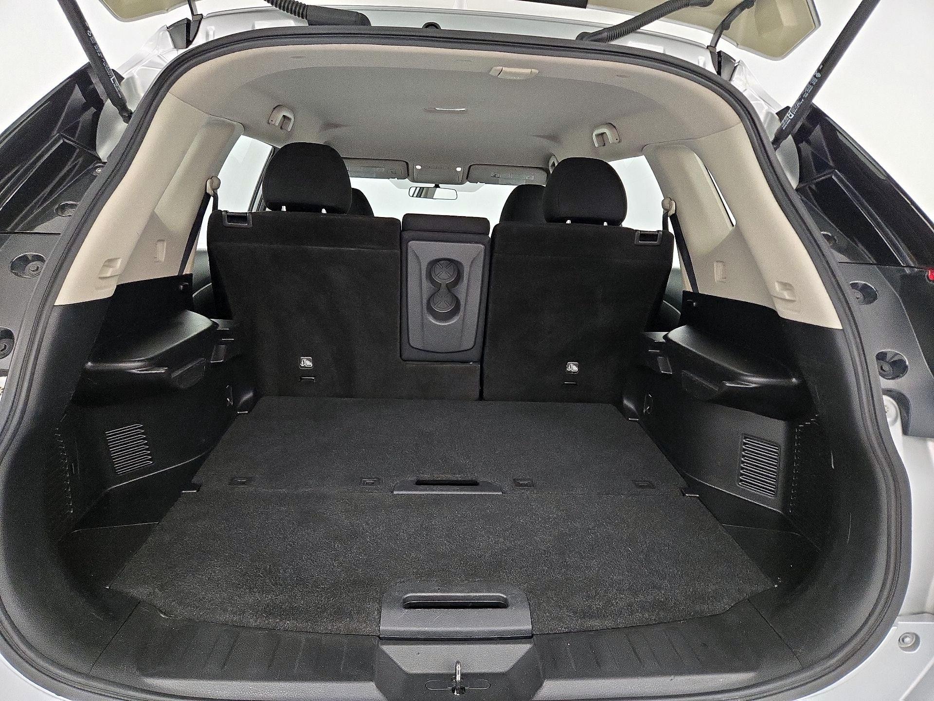 Thumbnail: 2017 Nissan Rogue - 20